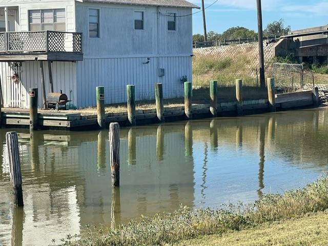 219 & 221 Bayshore Drive Property Photo 4