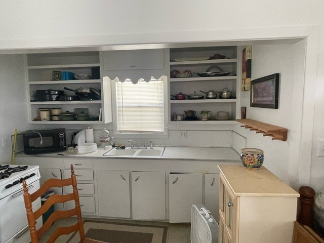 219 & 221 Bayshore Drive Property Photo 10