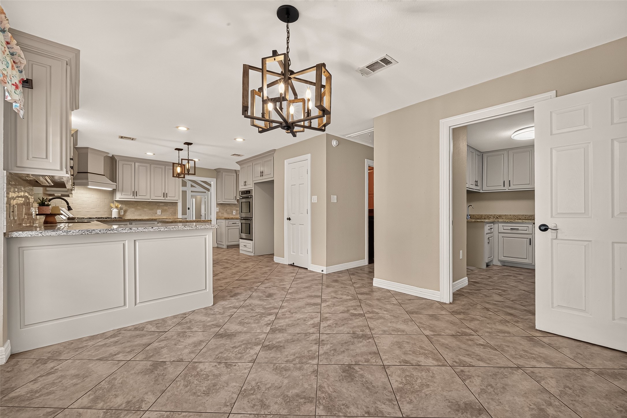 1650 White Oak Creek Drive Property Photo 13