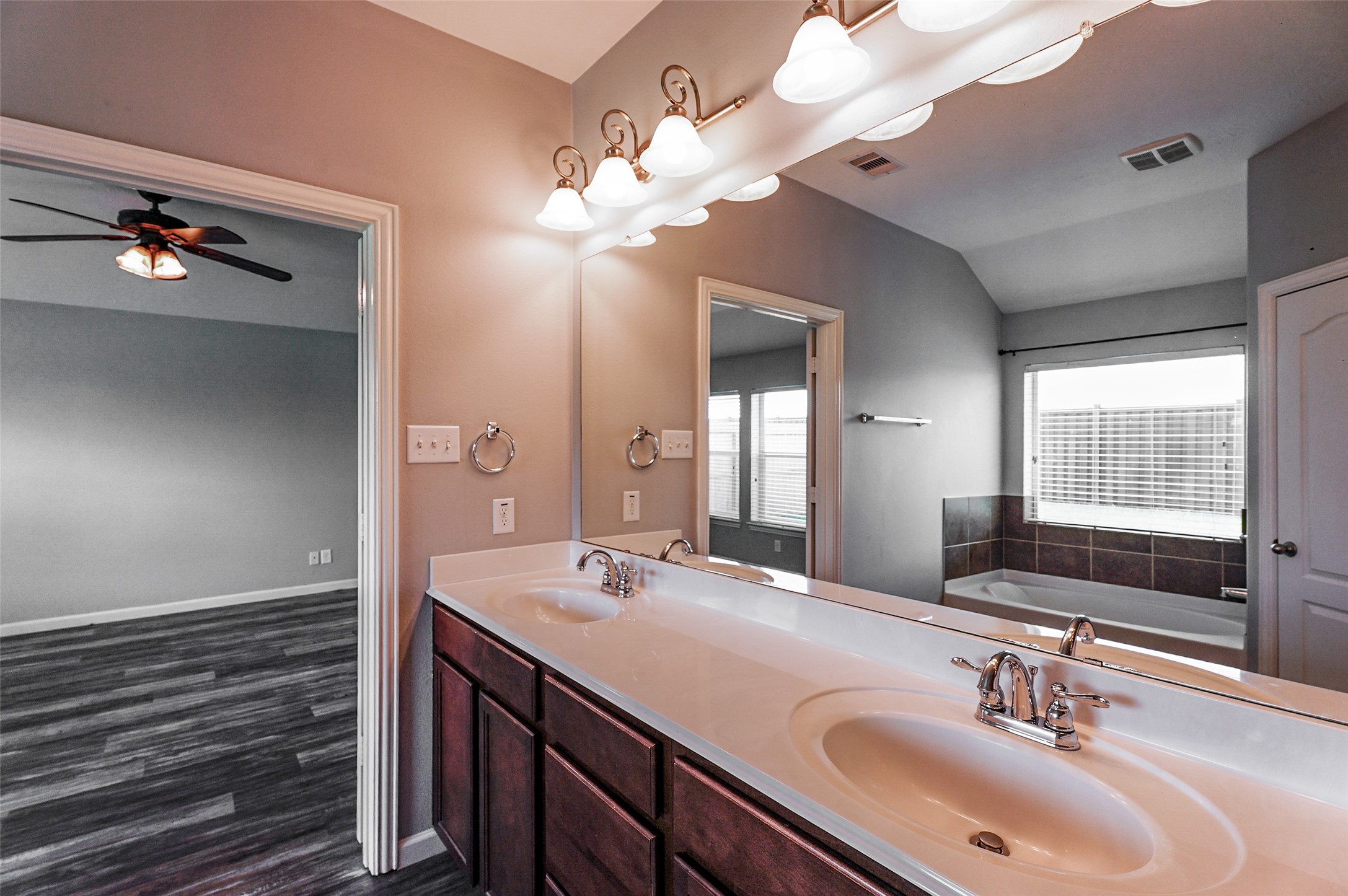 2515 Horned Owl Drive Property Photo 23