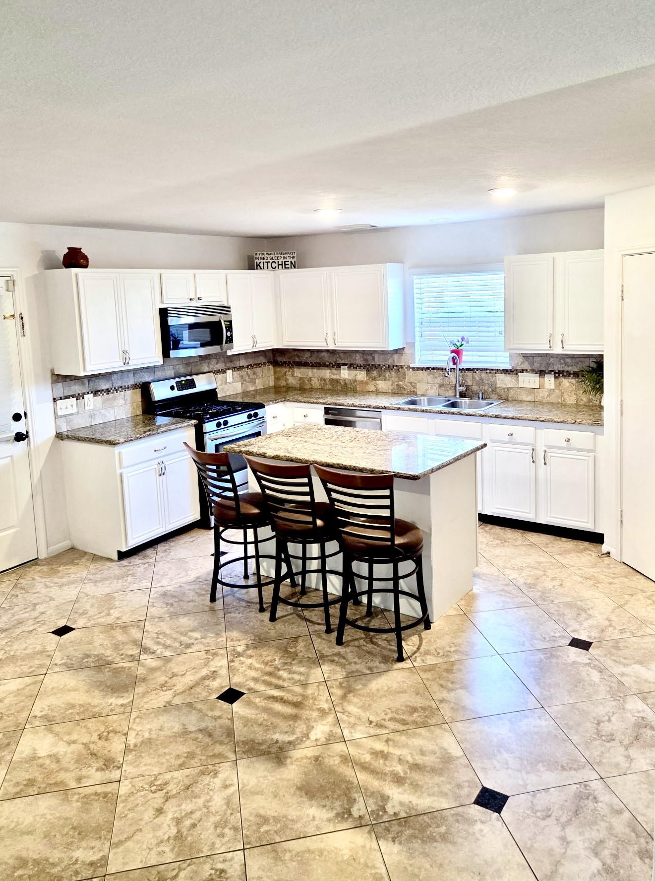 18119 Sweet Juniper Lane Property Photo 10