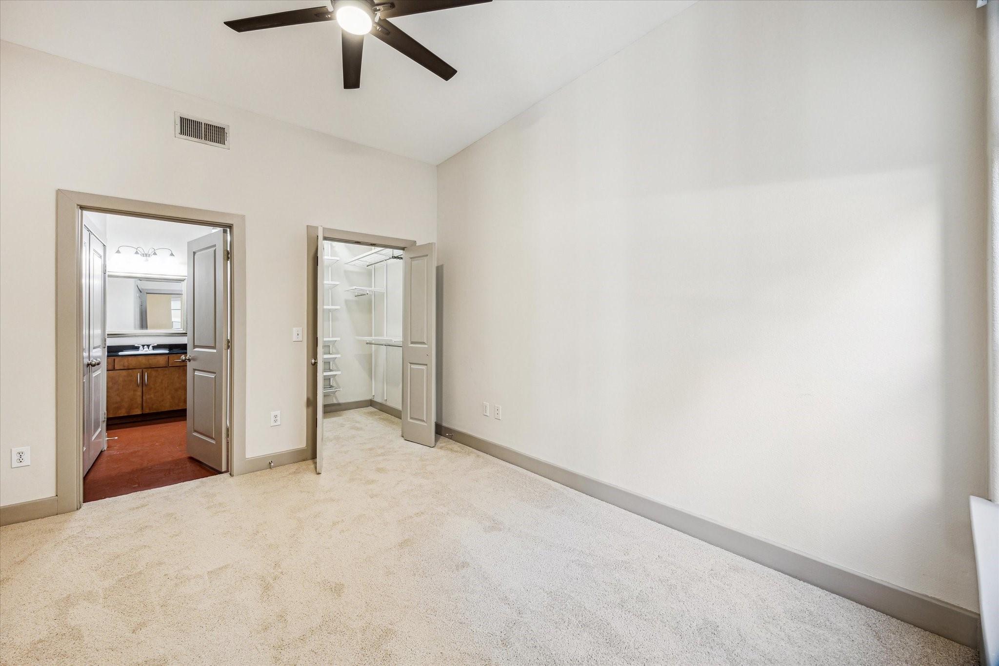 1901 Post Oak Boulevard 1211 Property Photo 4