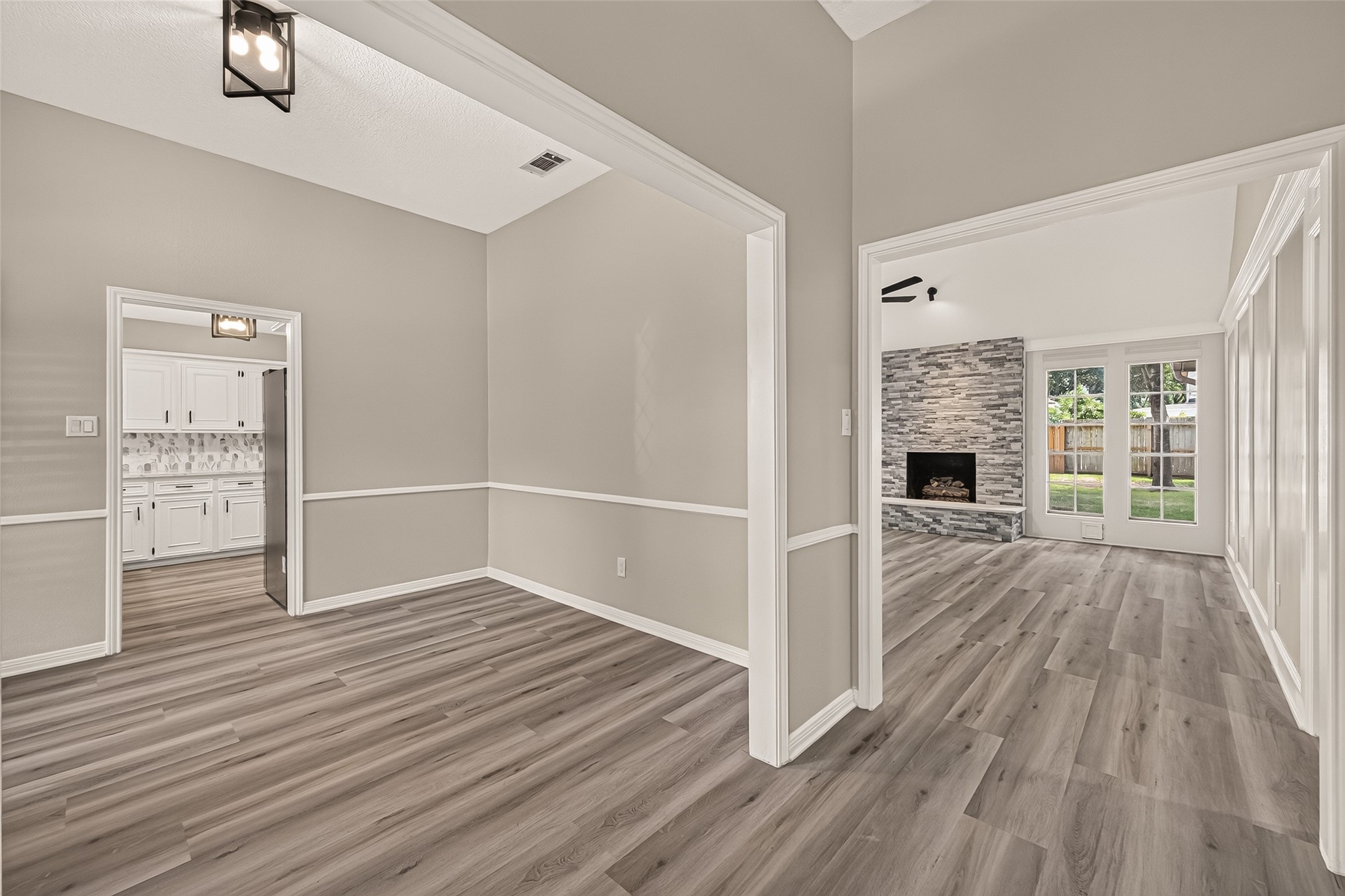 22503 Cove Hollow Drive Property Photo 6