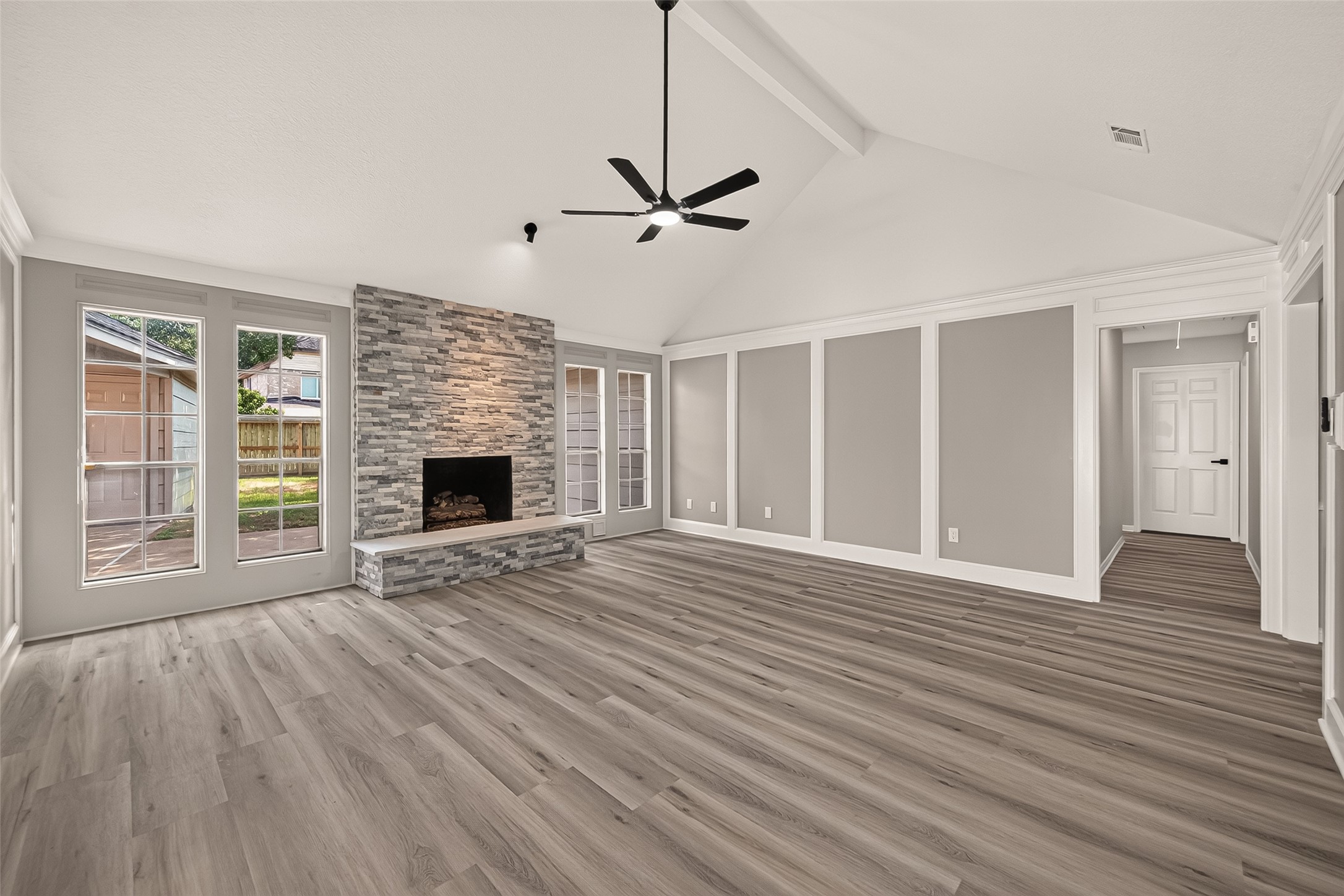 22503 Cove Hollow Drive Property Photo 12
