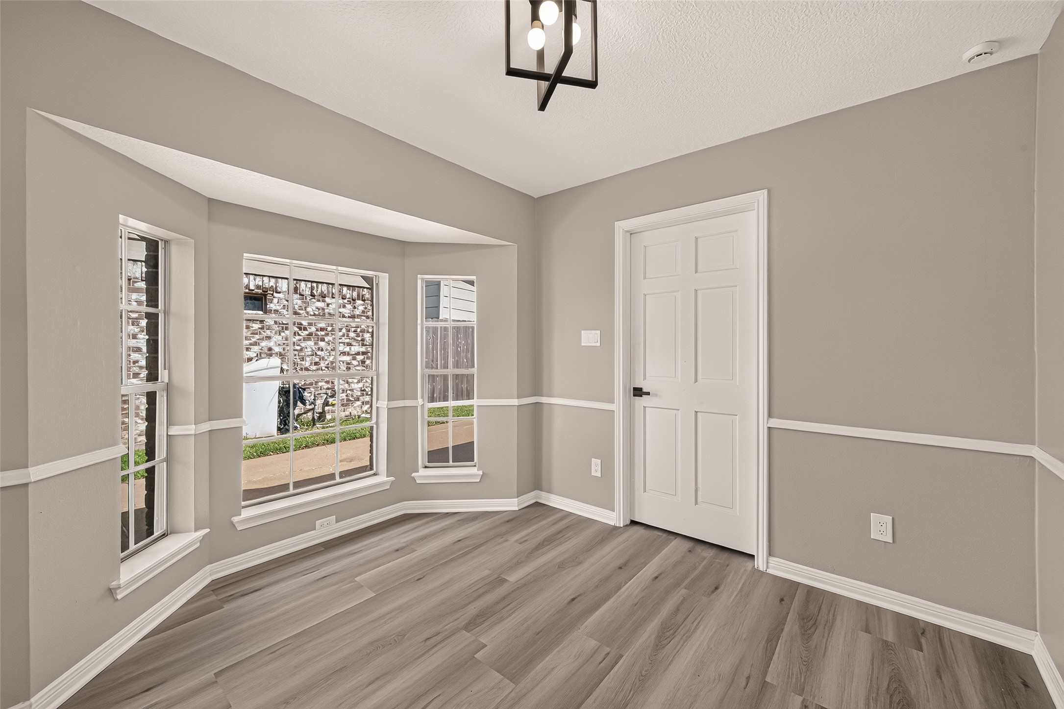 22503 Cove Hollow Drive Property Photo 15