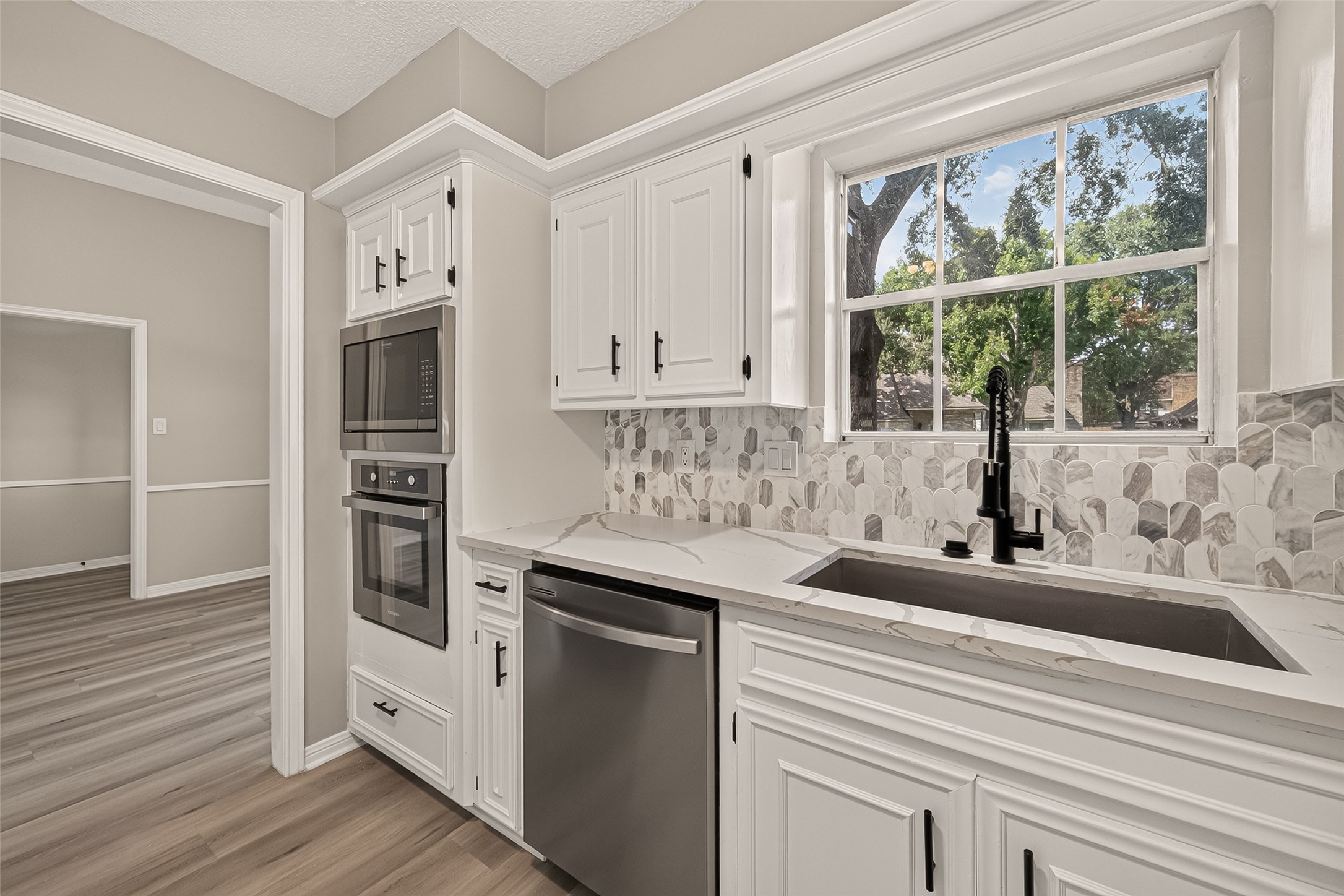 22503 Cove Hollow Drive Property Photo 19