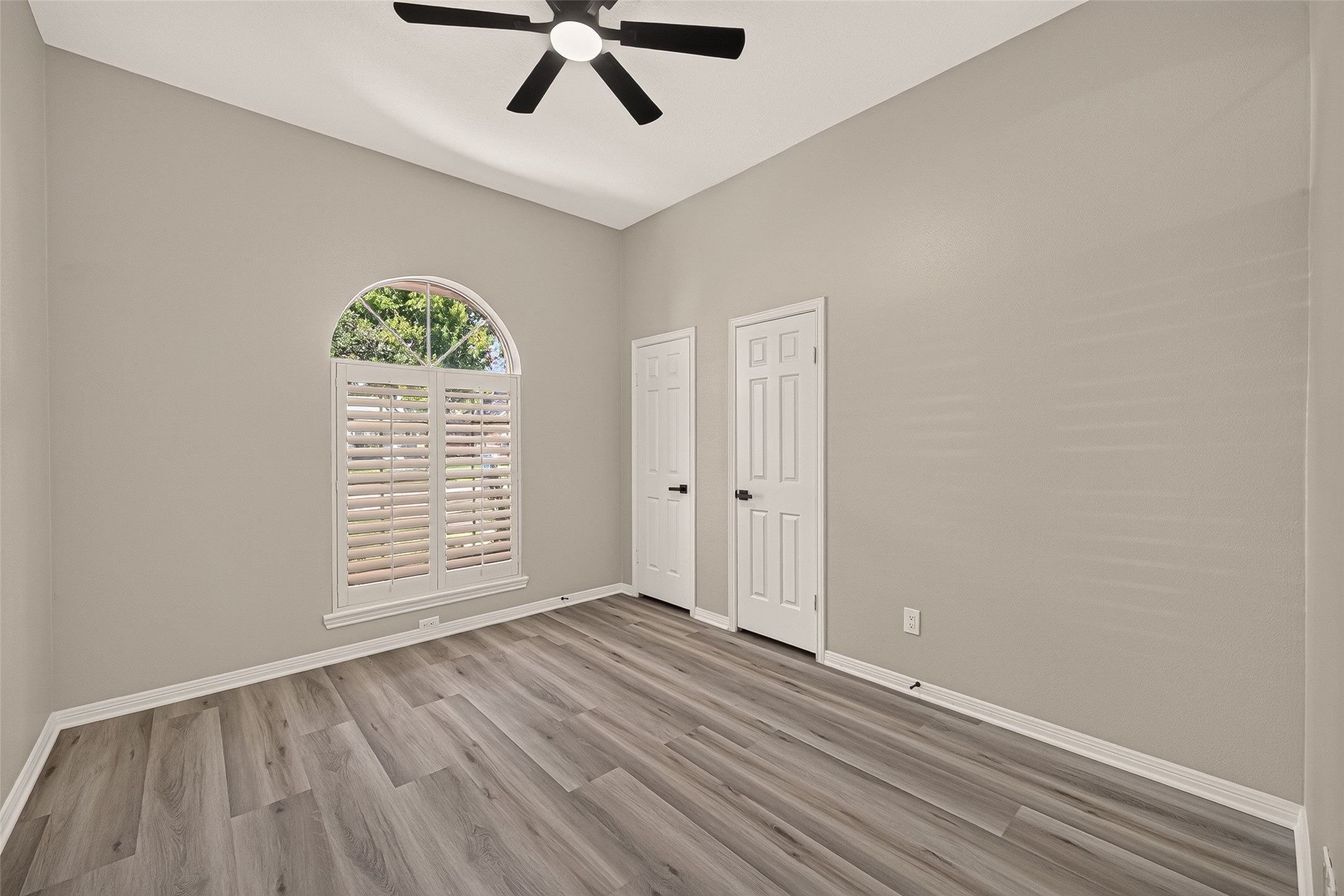 22503 Cove Hollow Drive Property Photo 25