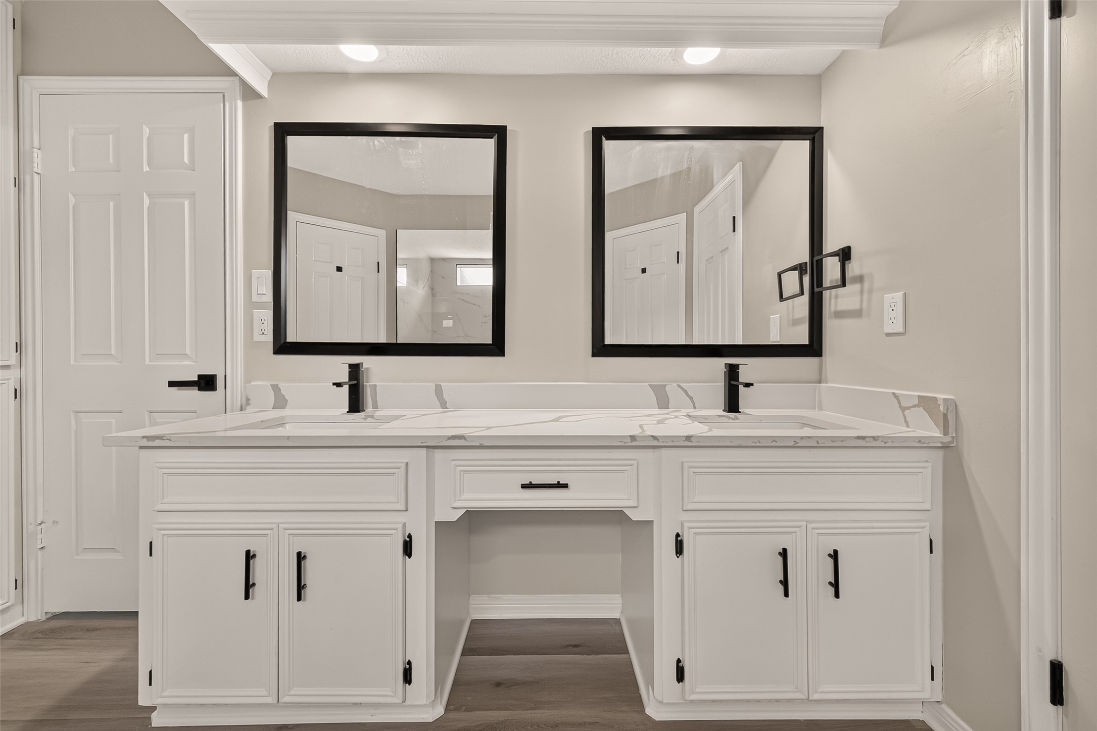 22503 Cove Hollow Drive Property Photo 42