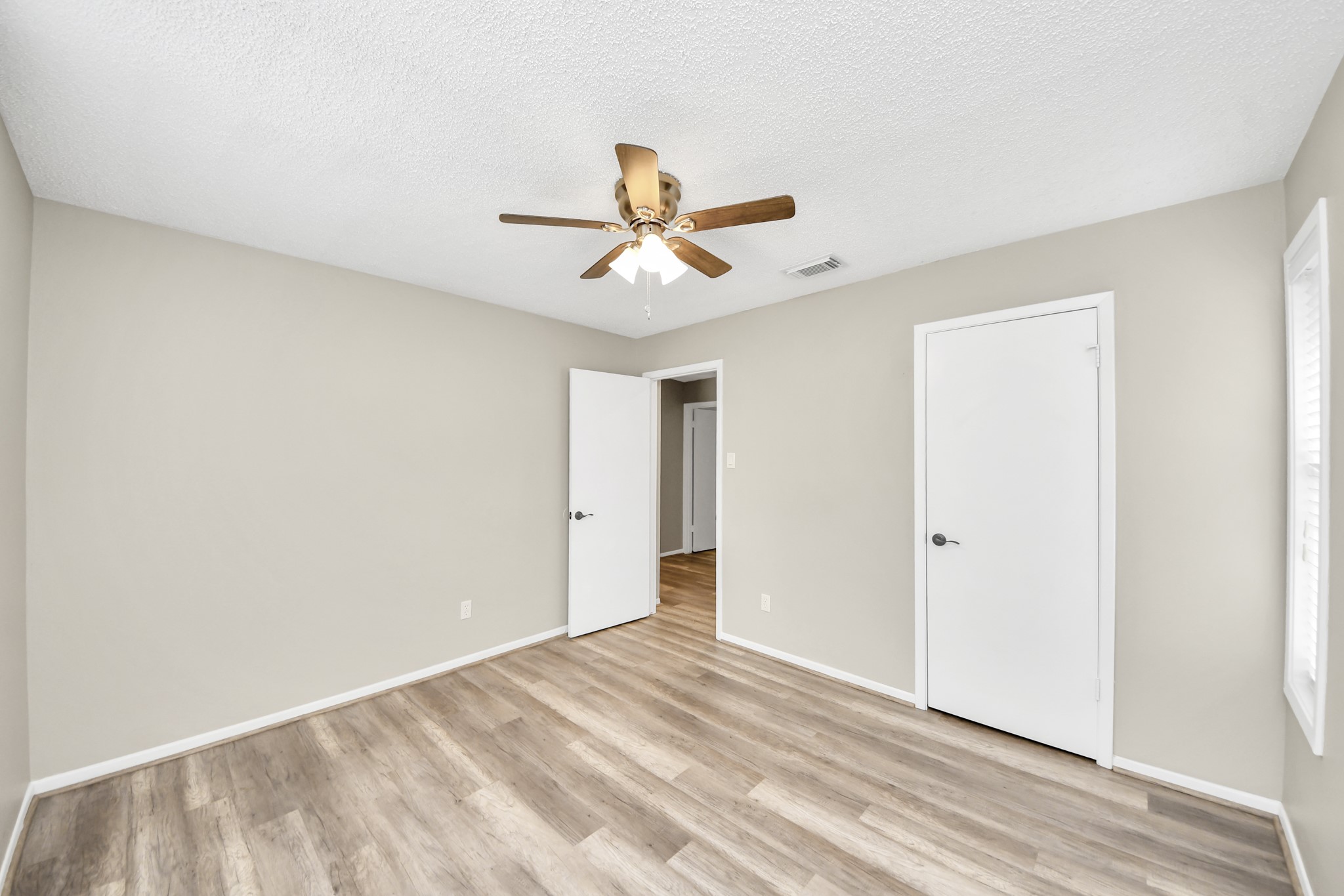 3211 The Highlands Drive Property Photo 24