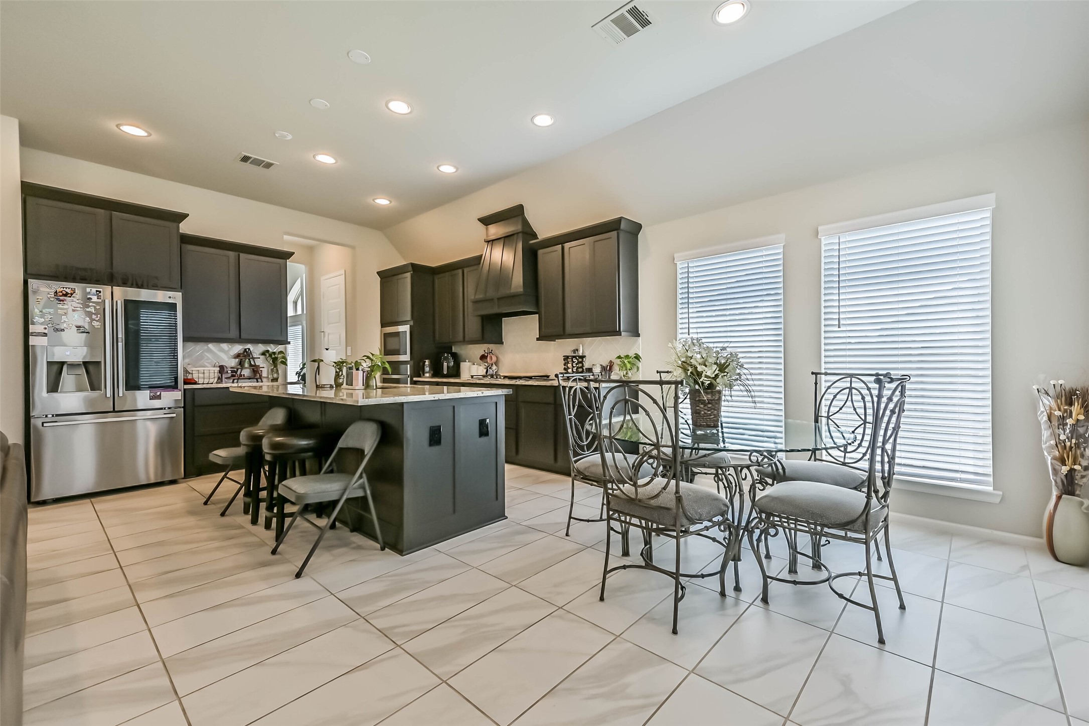 5138 Walnut Grove Lane Property Photo 11