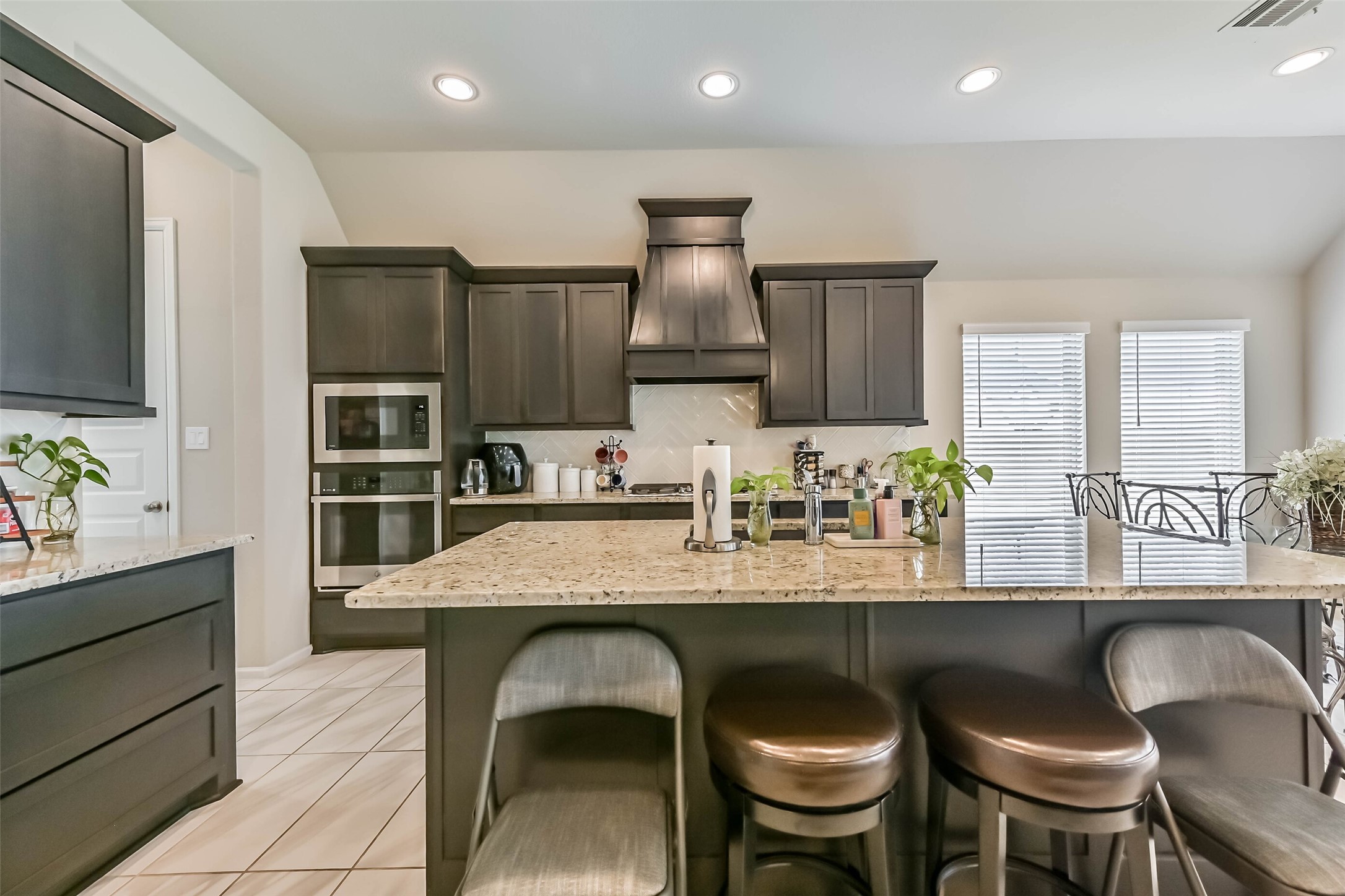 5138 Walnut Grove Lane Property Photo 13
