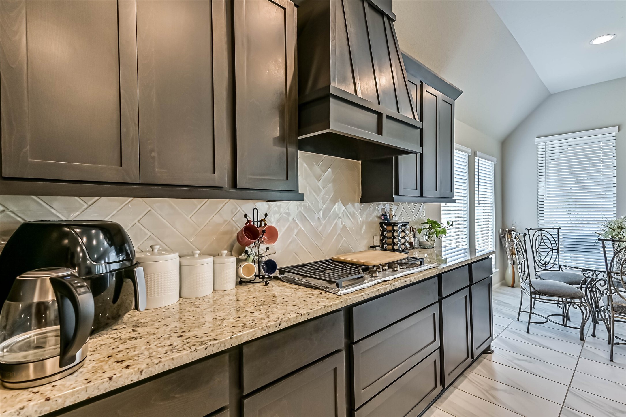 5138 Walnut Grove Lane Property Photo 16