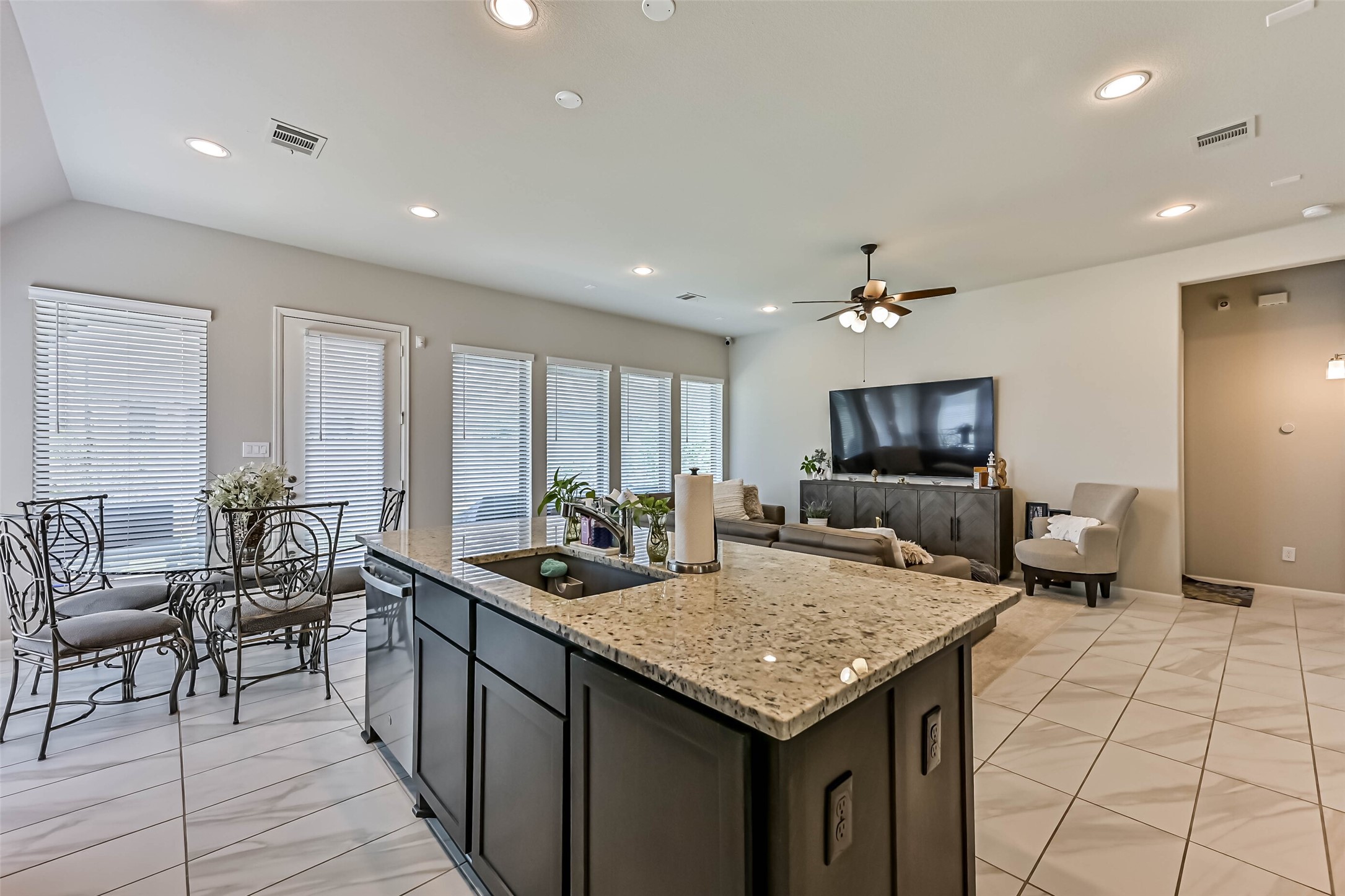 5138 Walnut Grove Lane Property Photo 18