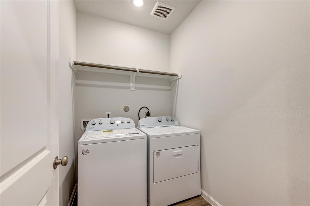 94 Valiant Ridge Trail Property Photo 9
