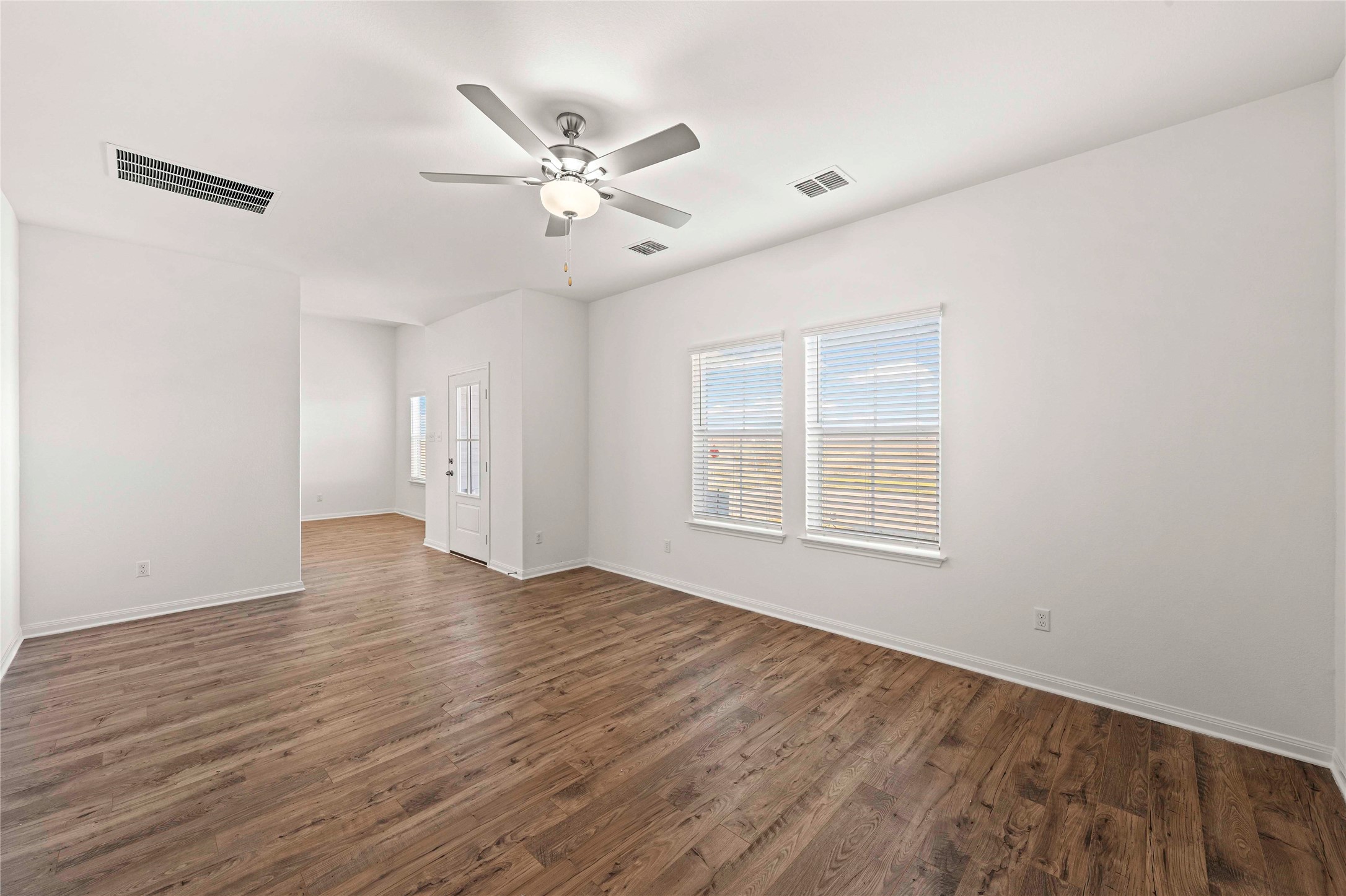23047 Glory Orchid Drive Property Photo 3