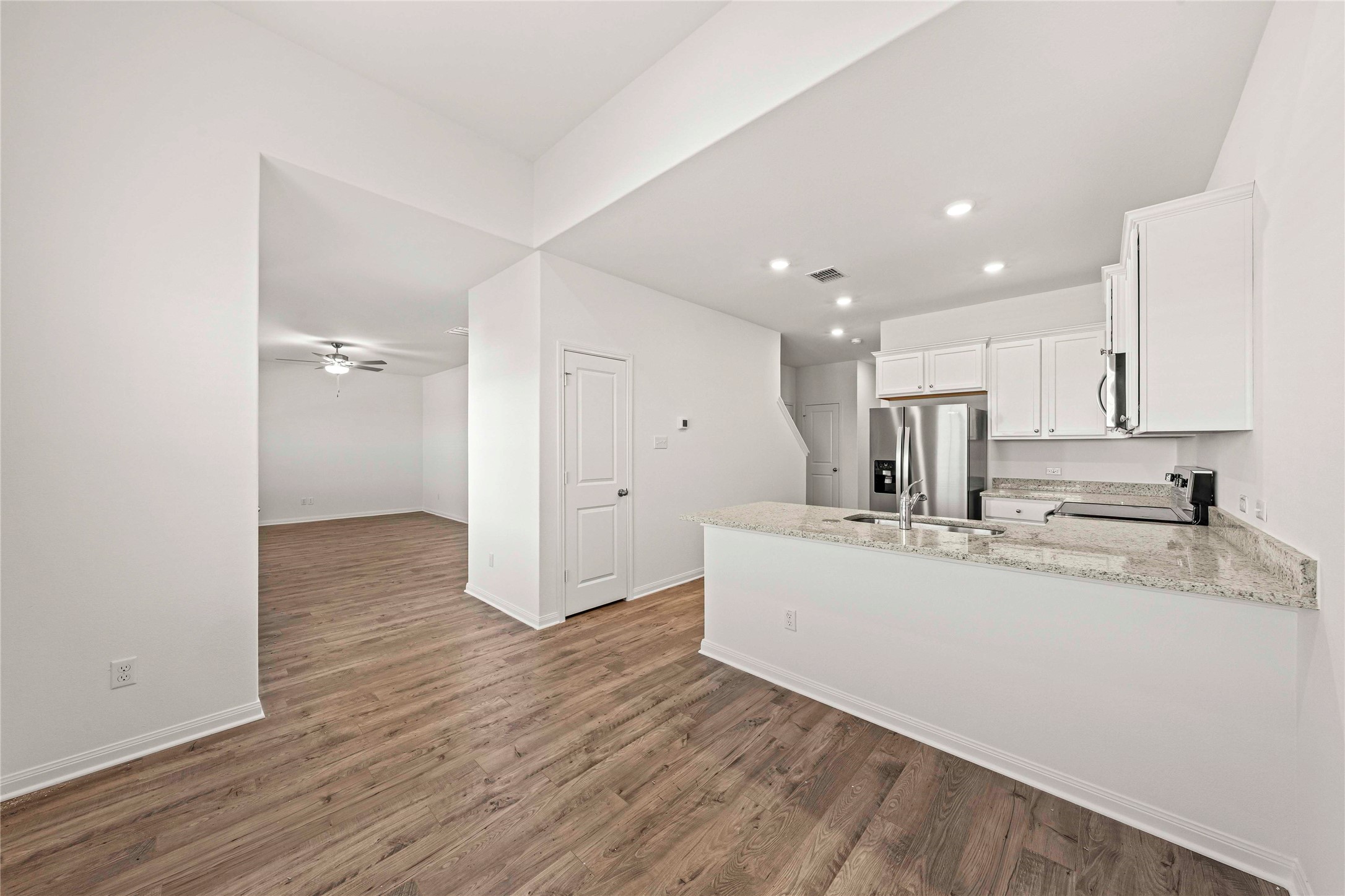 23047 Glory Orchid Drive Property Photo 5