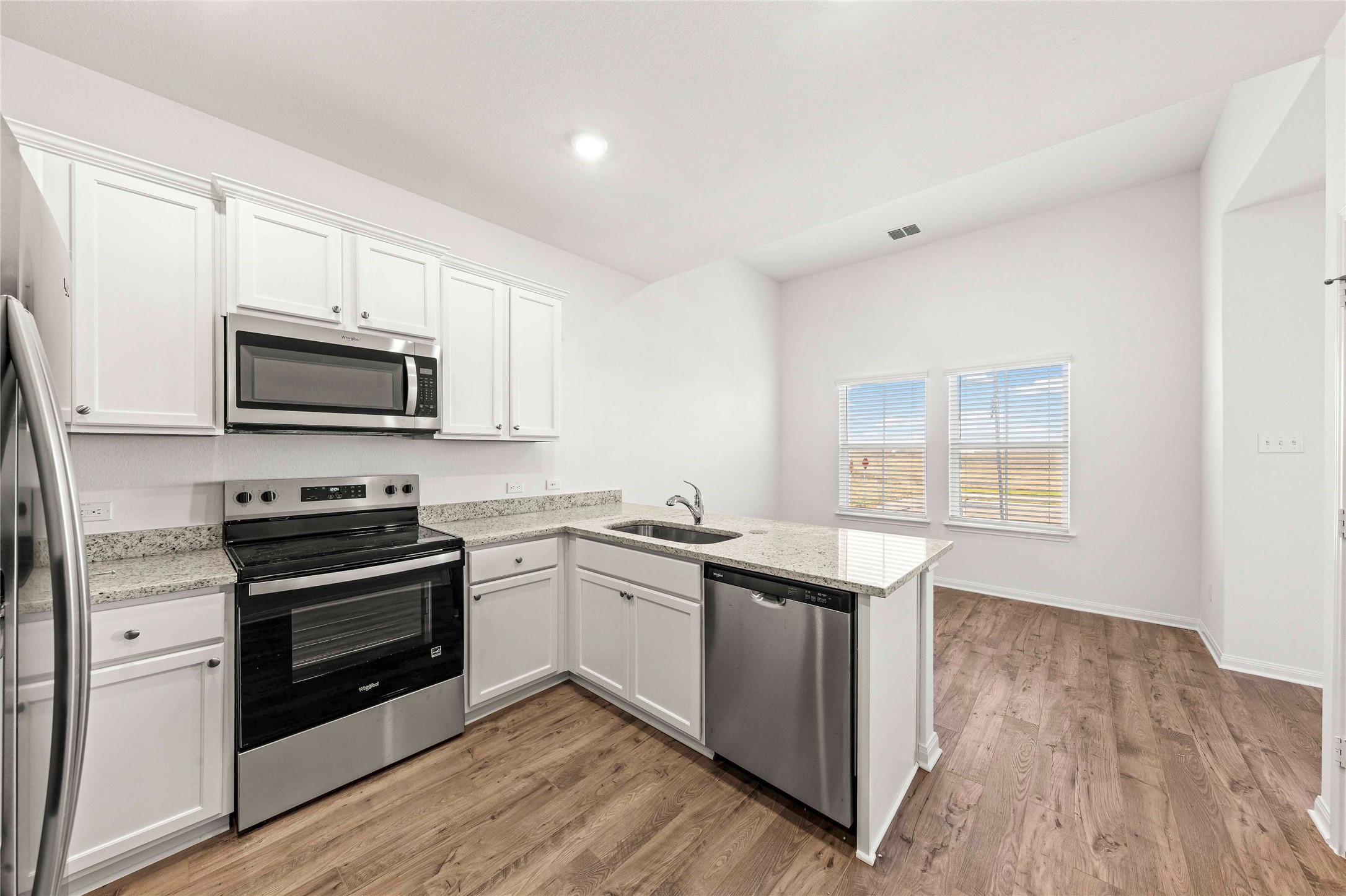 23047 Glory Orchid Drive Property Photo 6