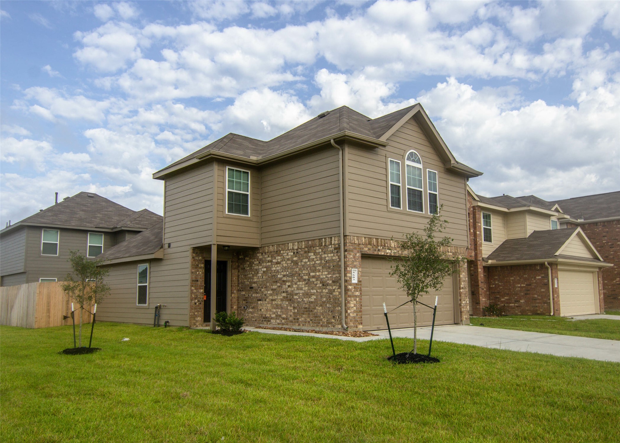 5603 Hawksbury Creek Property Photo 1