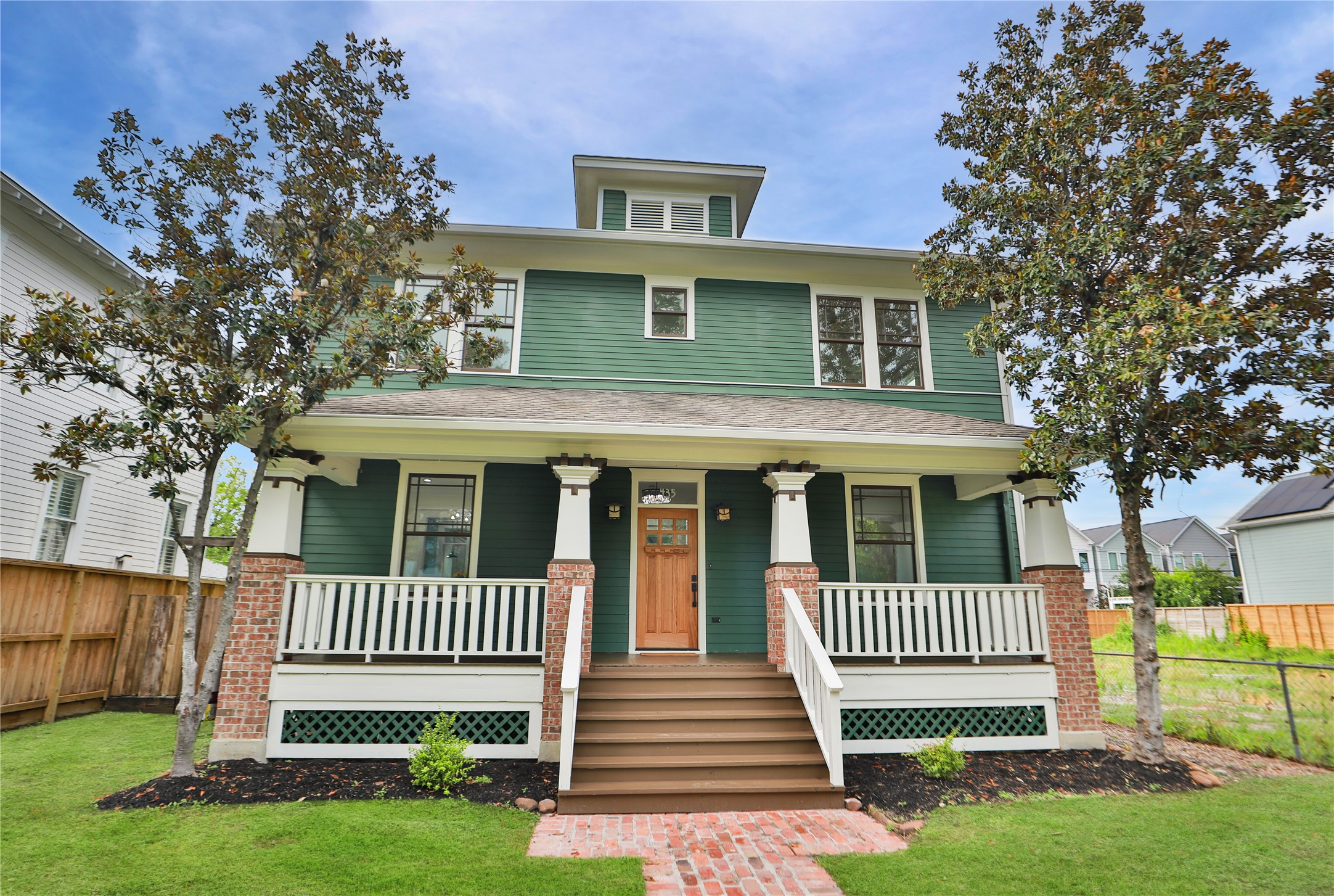 435 W 23rd Street Property Photo
