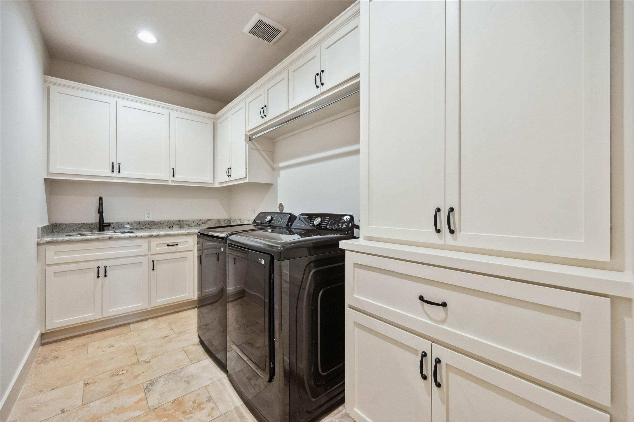 215 Malone Street Property Photo 41