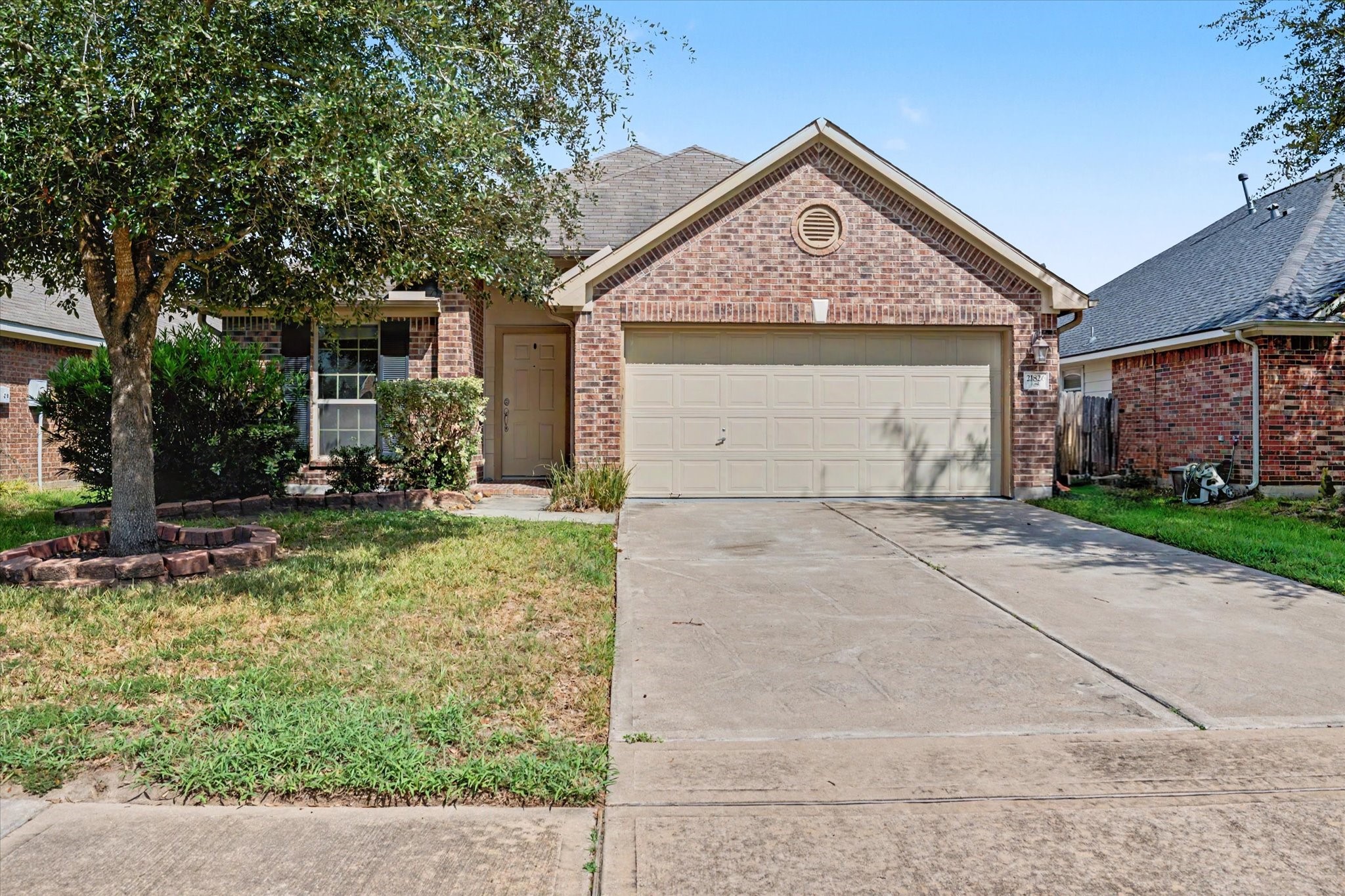 21826 Saragosa Pond Lane Property Photo 2