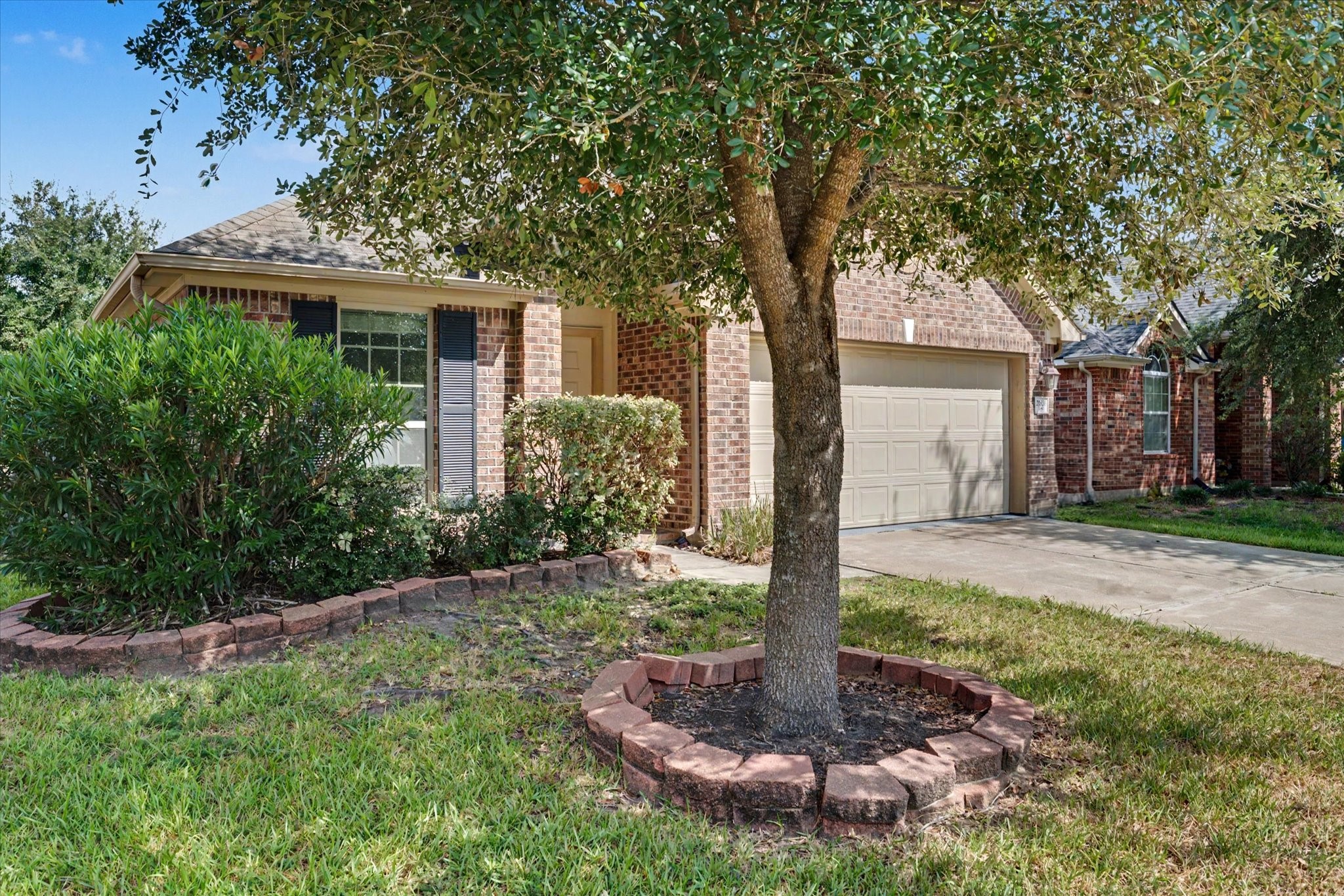 21826 Saragosa Pond Lane Property Photo 3