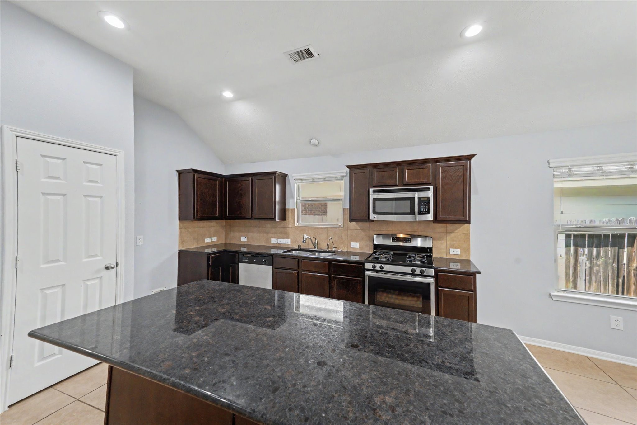 21826 Saragosa Pond Lane Property Photo 10