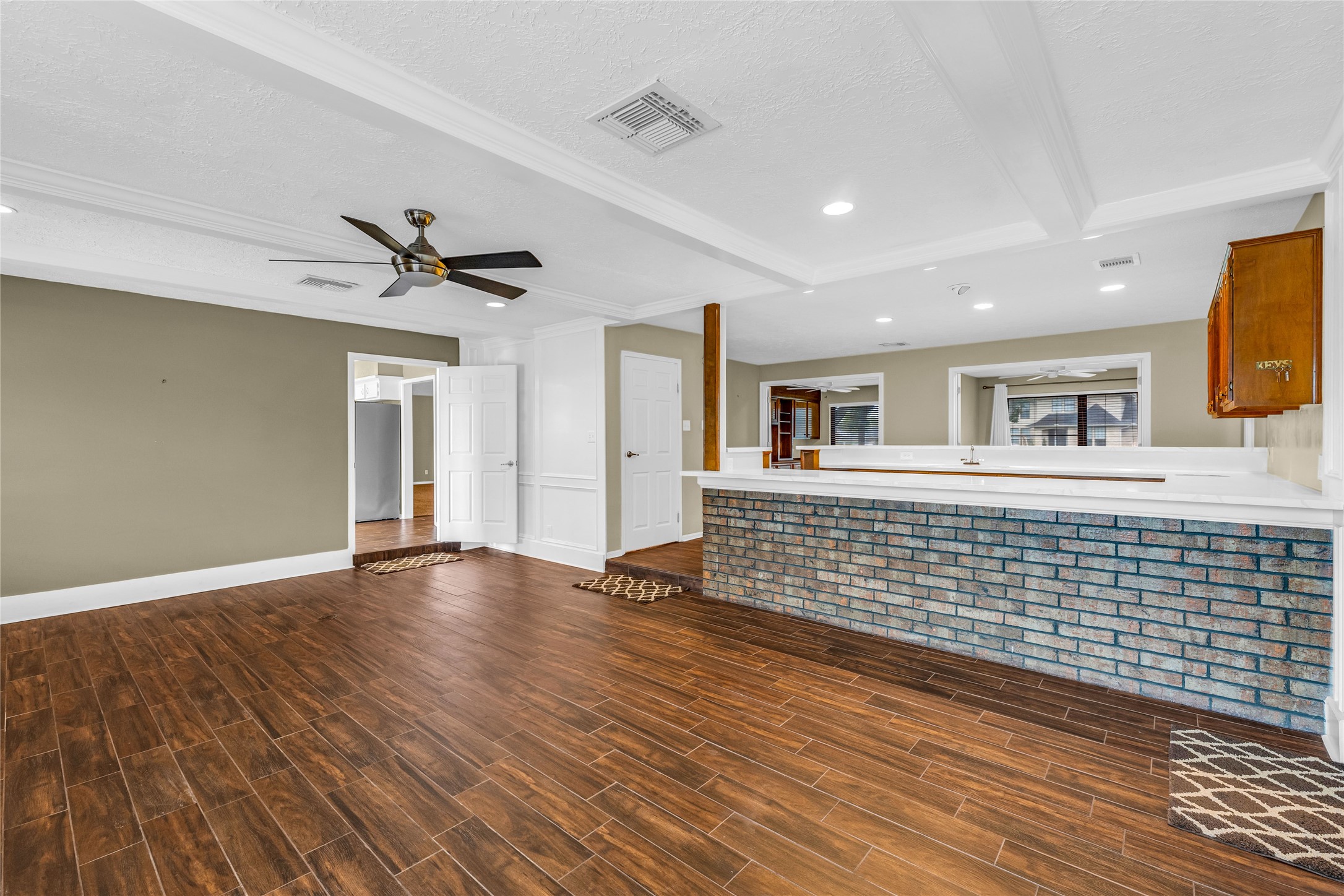 2202 Erin Glen Court Property Photo 11