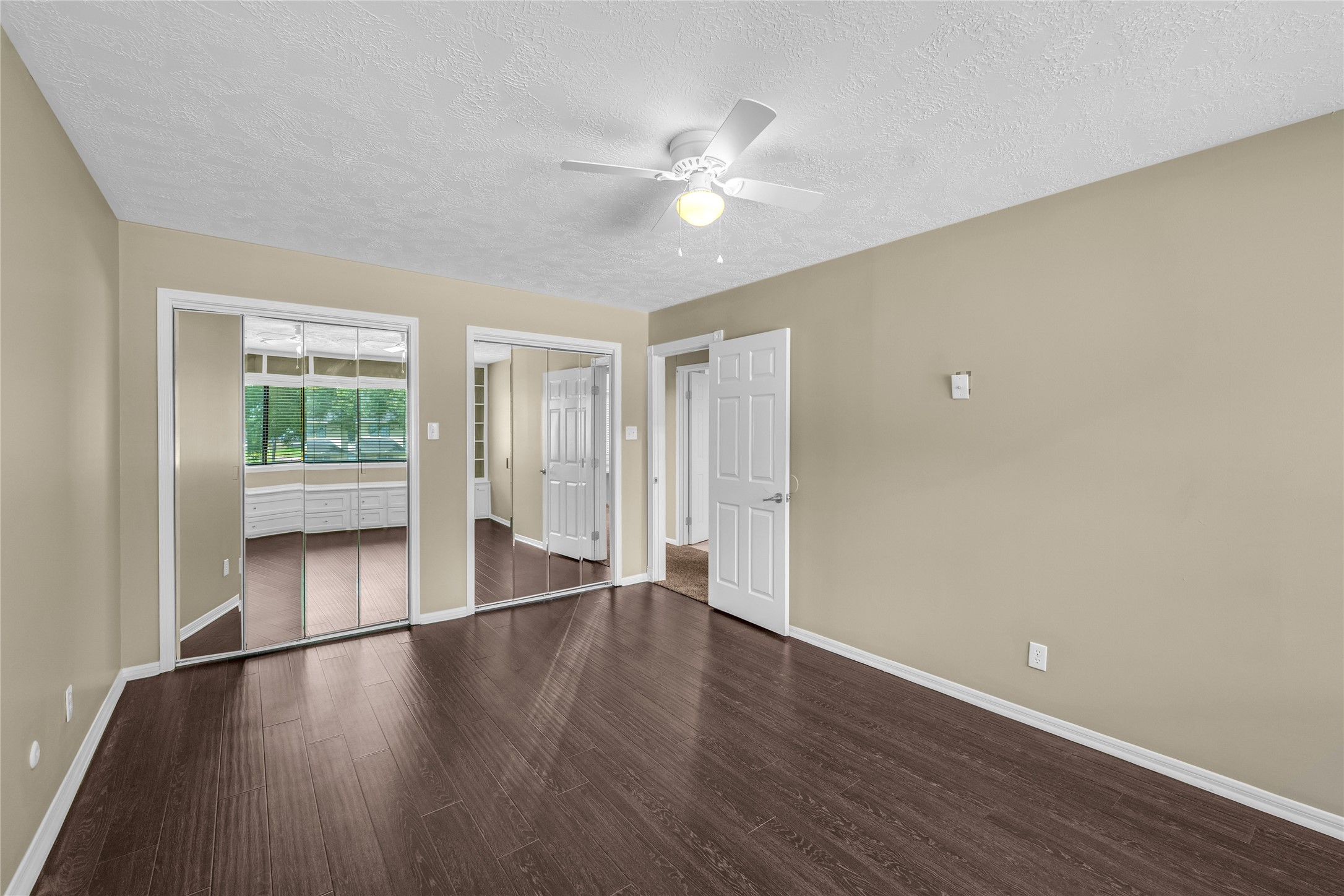 2202 Erin Glen Court Property Photo 19