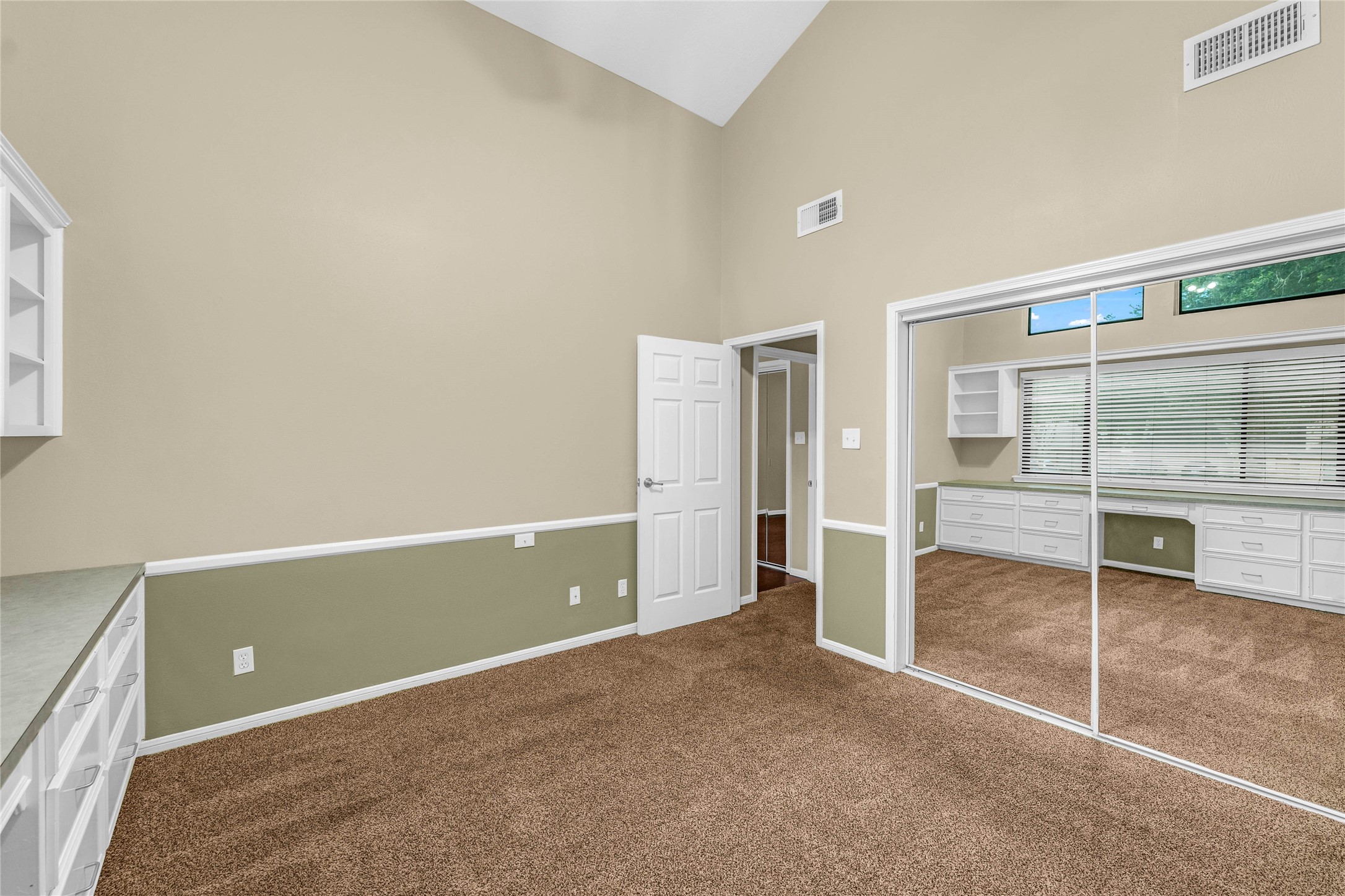2202 Erin Glen Court Property Photo 20