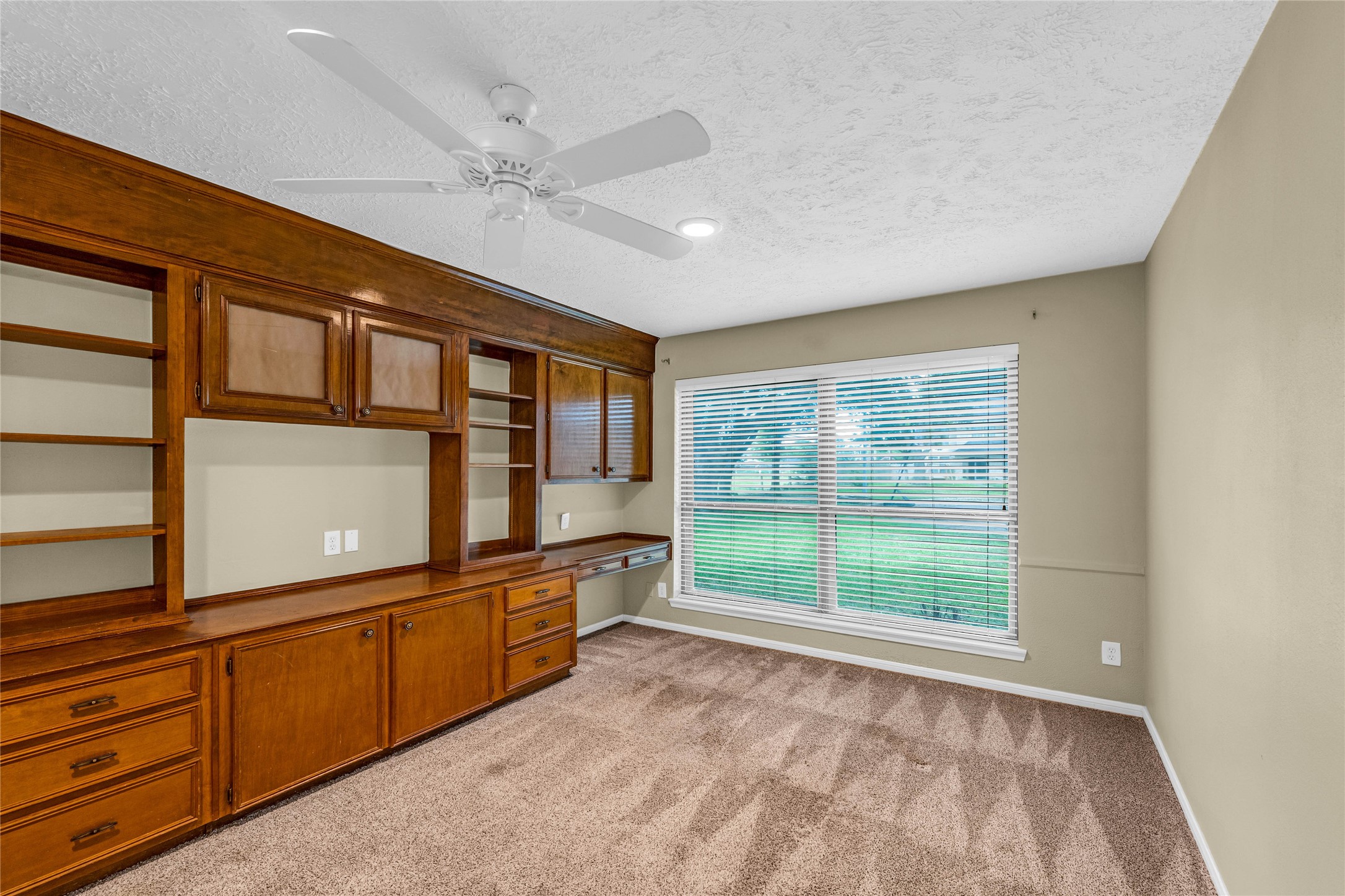 2202 Erin Glen Court Property Photo 37