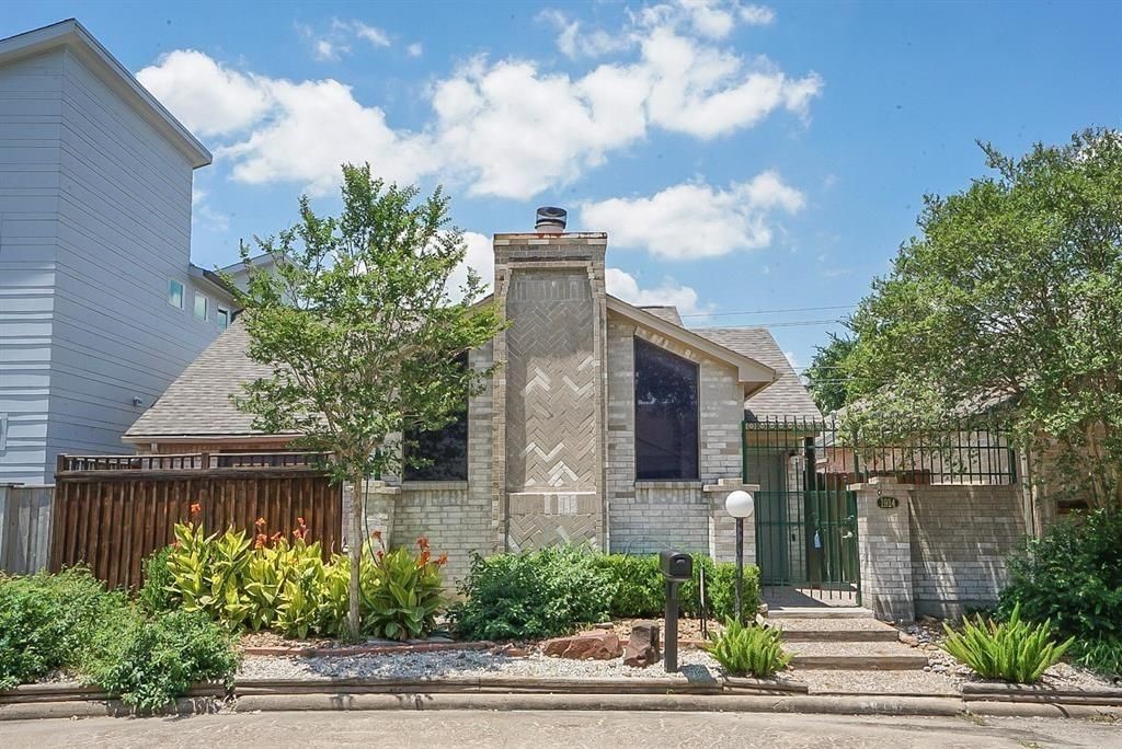 1914 Hunters Trace Street Property Photo 1