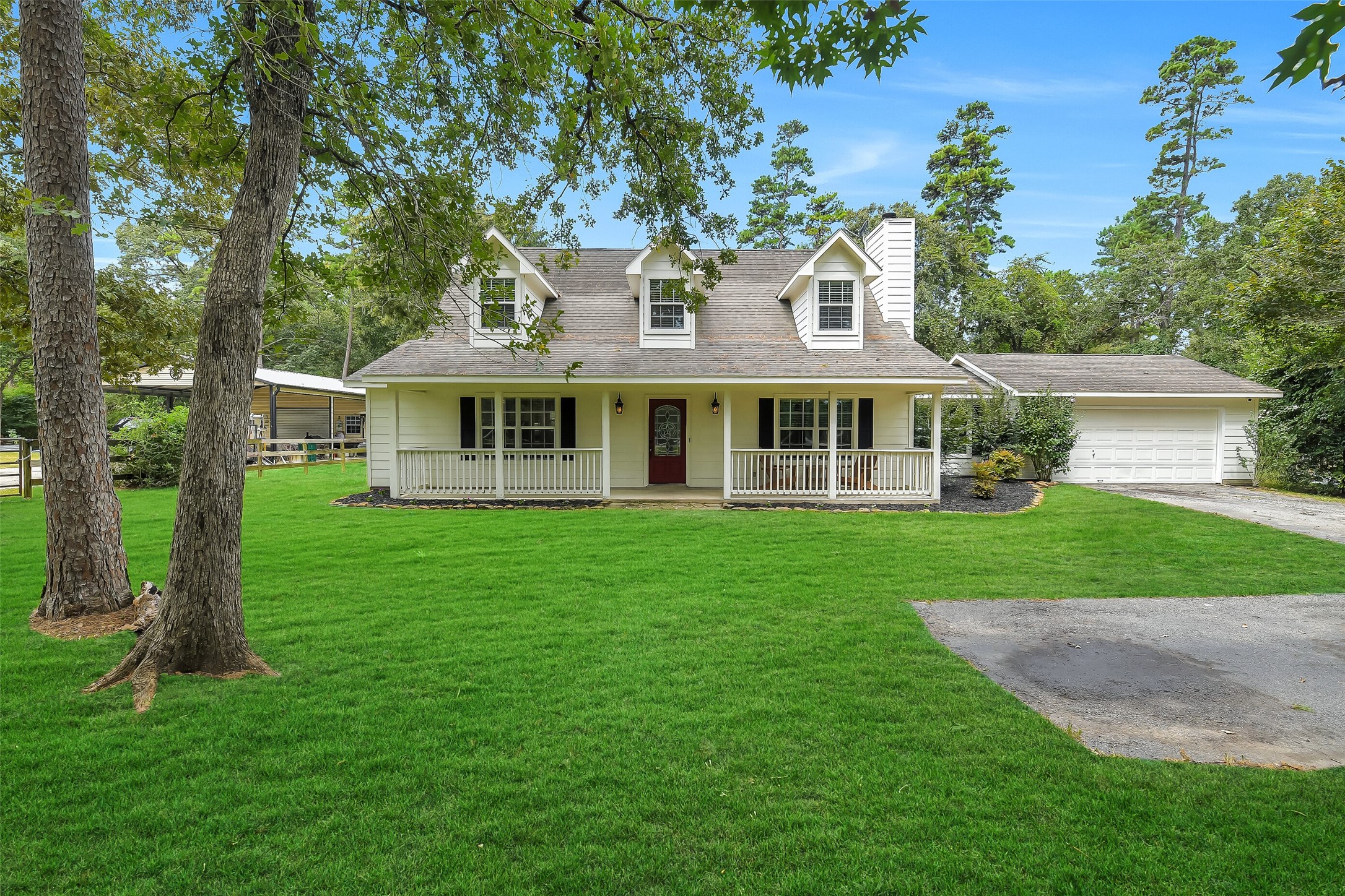 100 Oak Hollow Boulevard Property Photo 2
