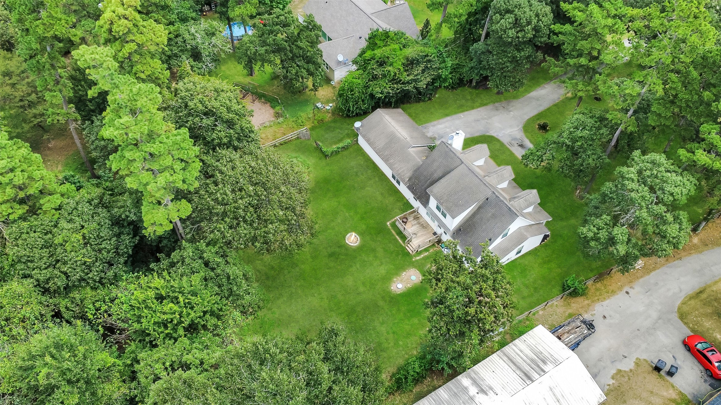 100 Oak Hollow Boulevard Property Photo 6