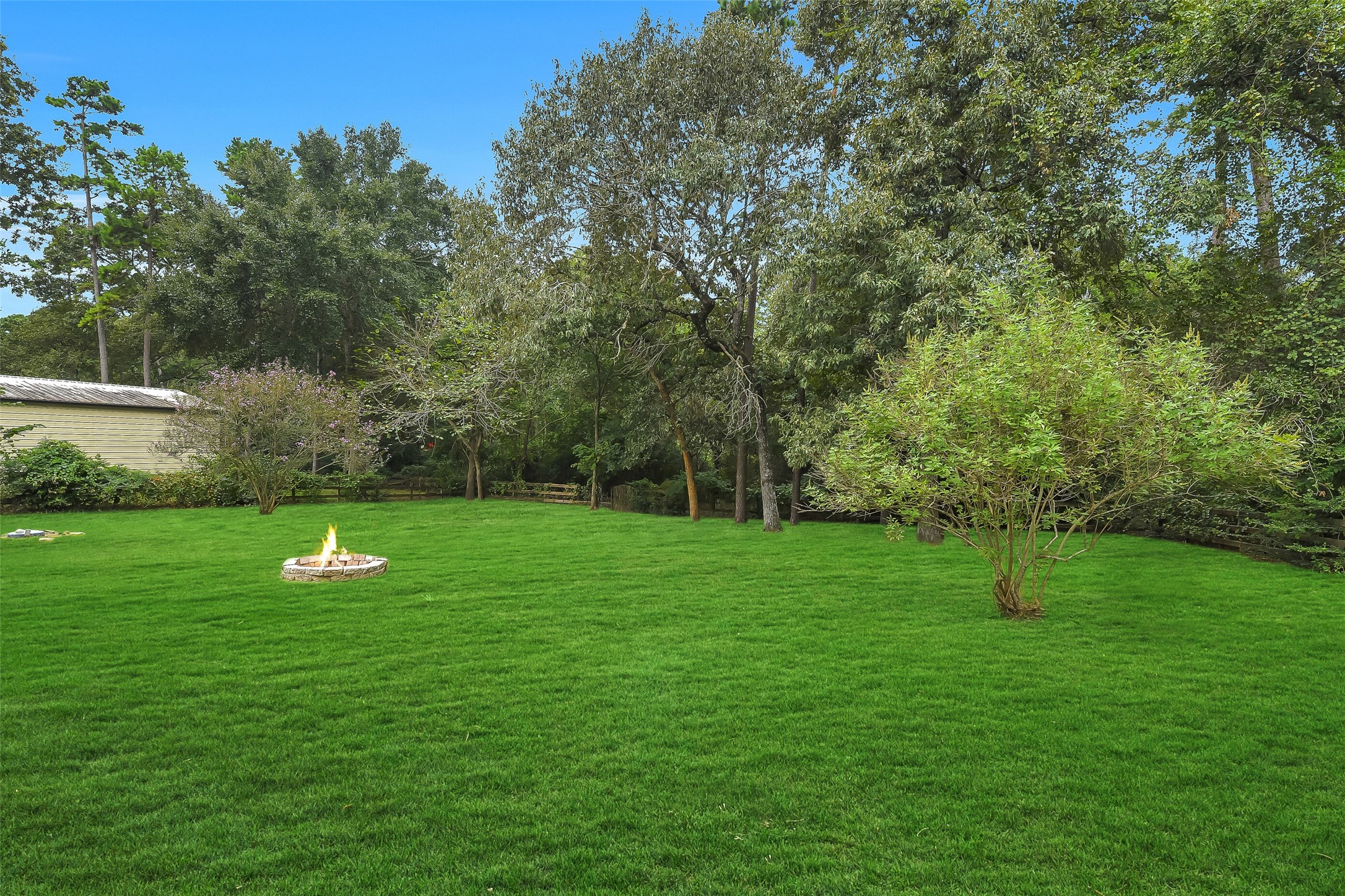 100 Oak Hollow Boulevard Property Photo 8