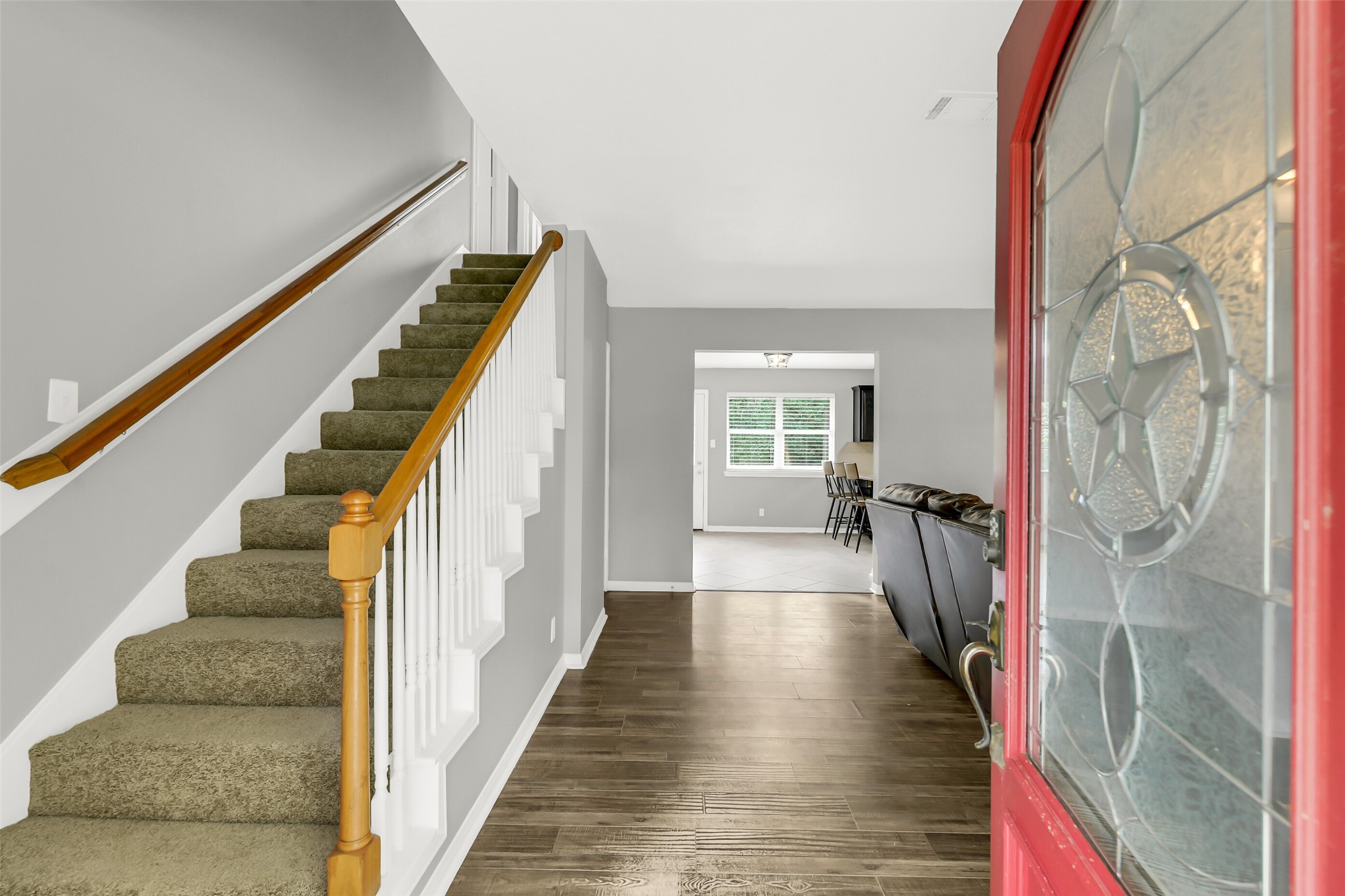 100 Oak Hollow Boulevard Property Photo 12