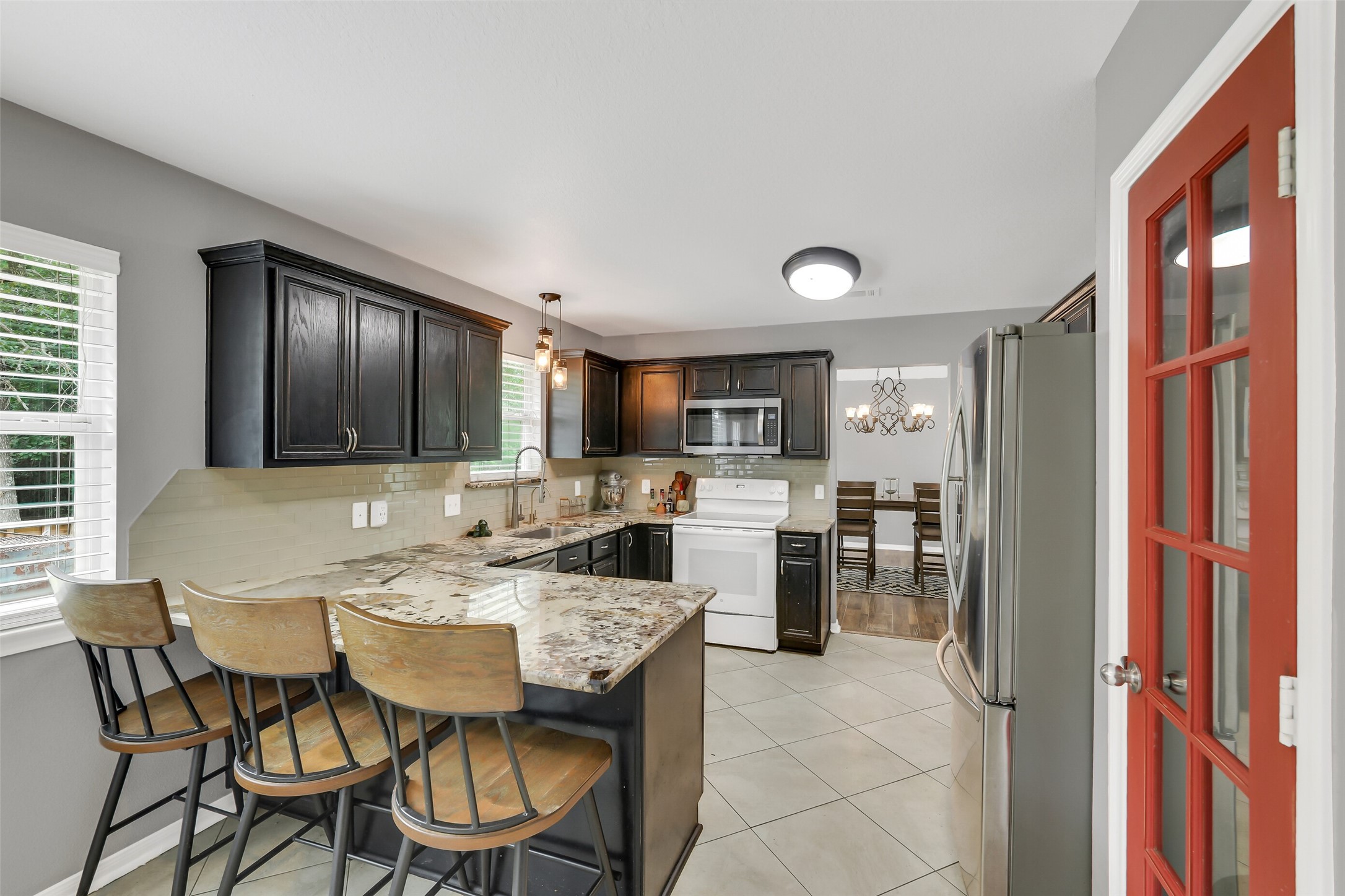 100 Oak Hollow Boulevard Property Photo 19