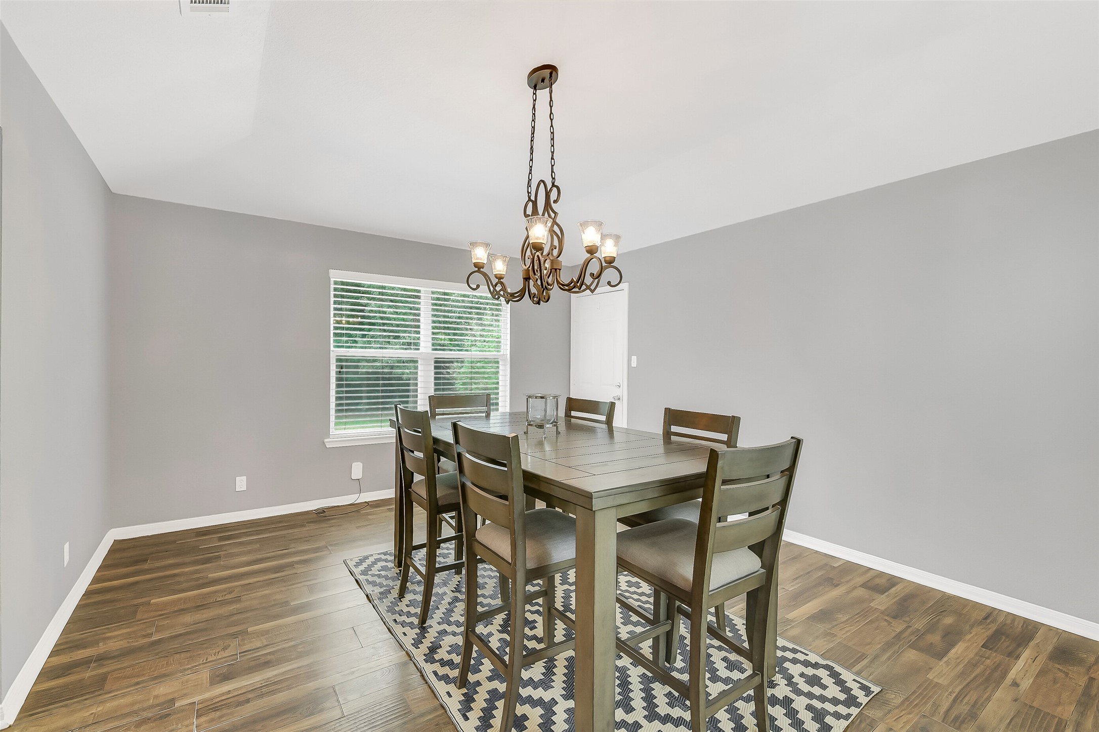 100 Oak Hollow Boulevard Property Photo 23