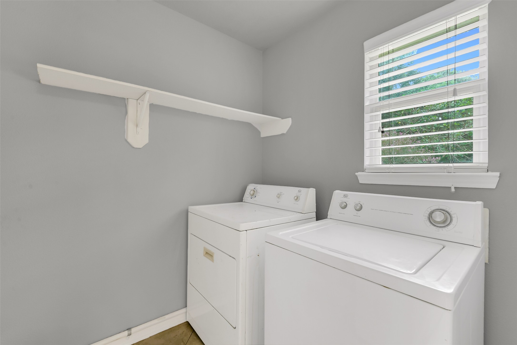 100 Oak Hollow Boulevard Property Photo 27