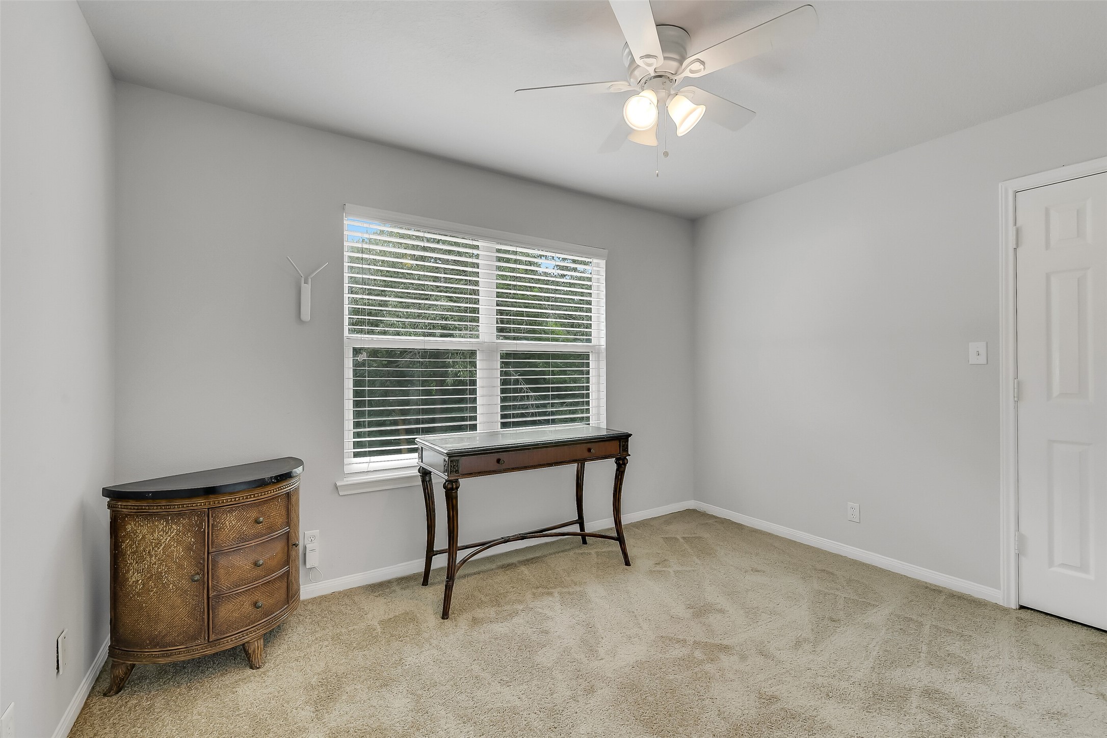 100 Oak Hollow Boulevard Property Photo 36