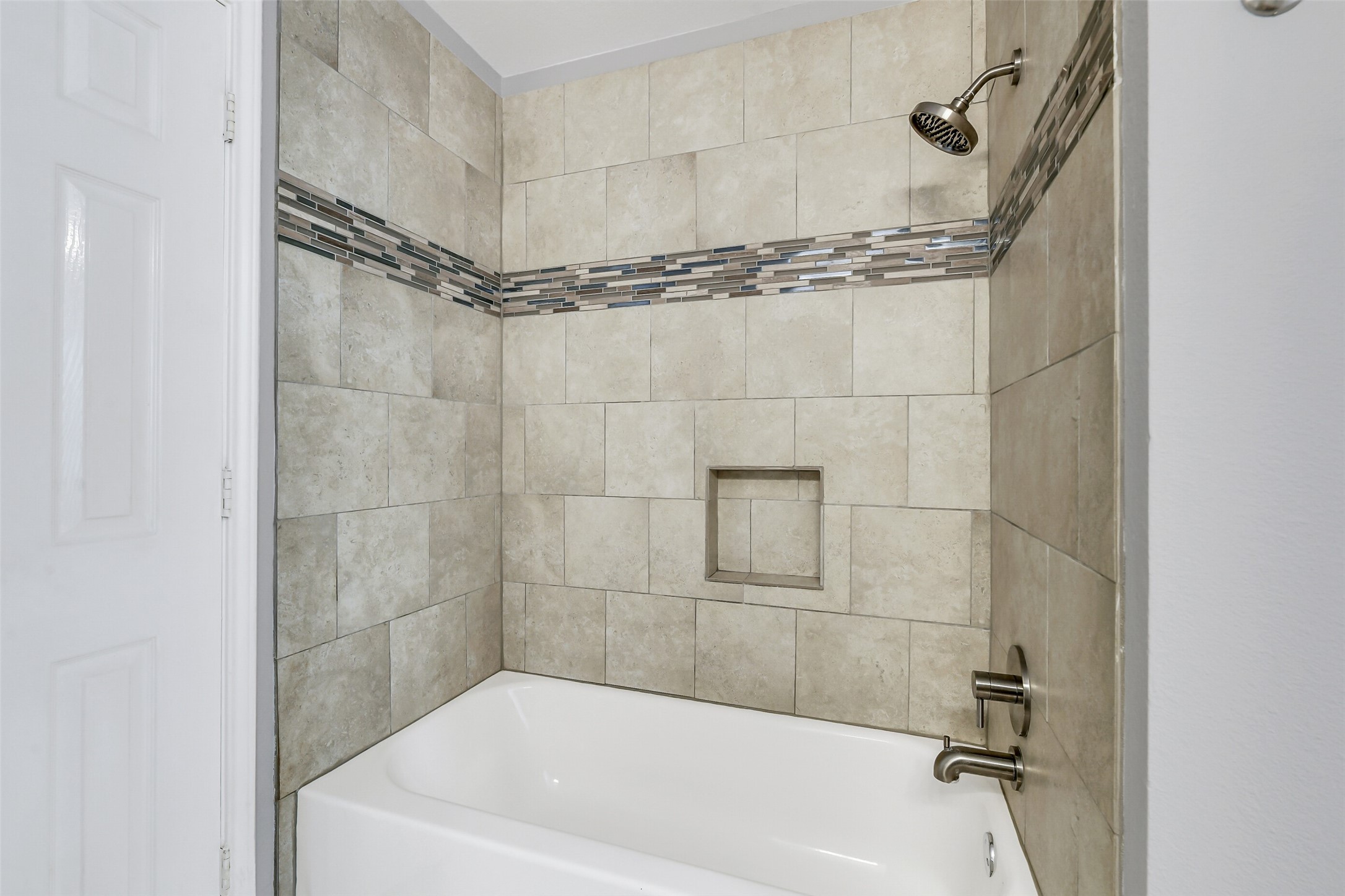 100 Oak Hollow Boulevard Property Photo 38
