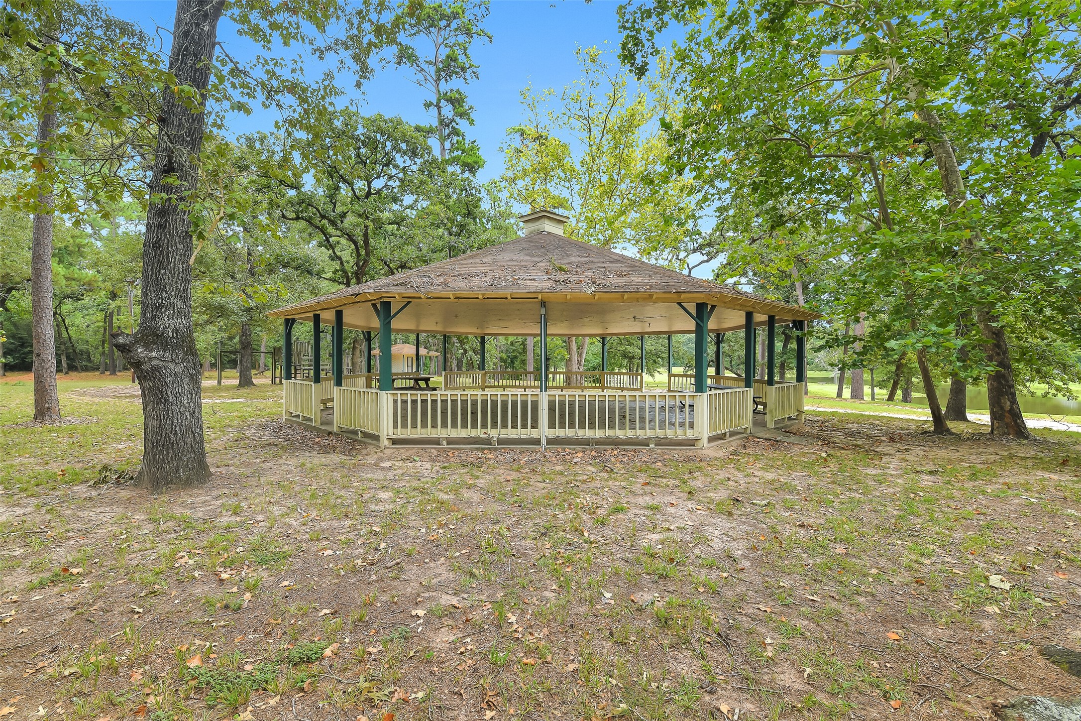 100 Oak Hollow Boulevard Property Photo 40