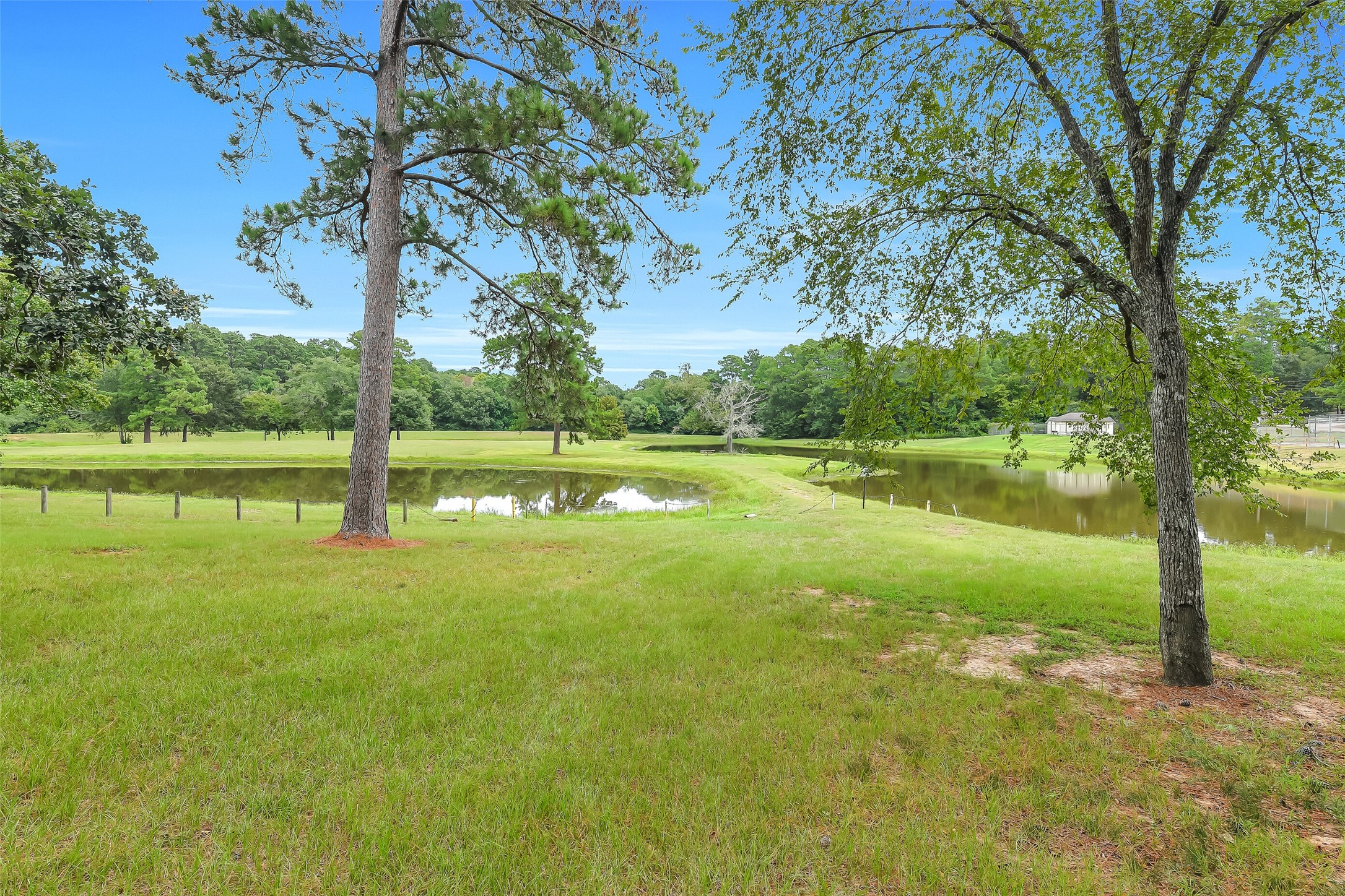100 Oak Hollow Boulevard Property Photo 43