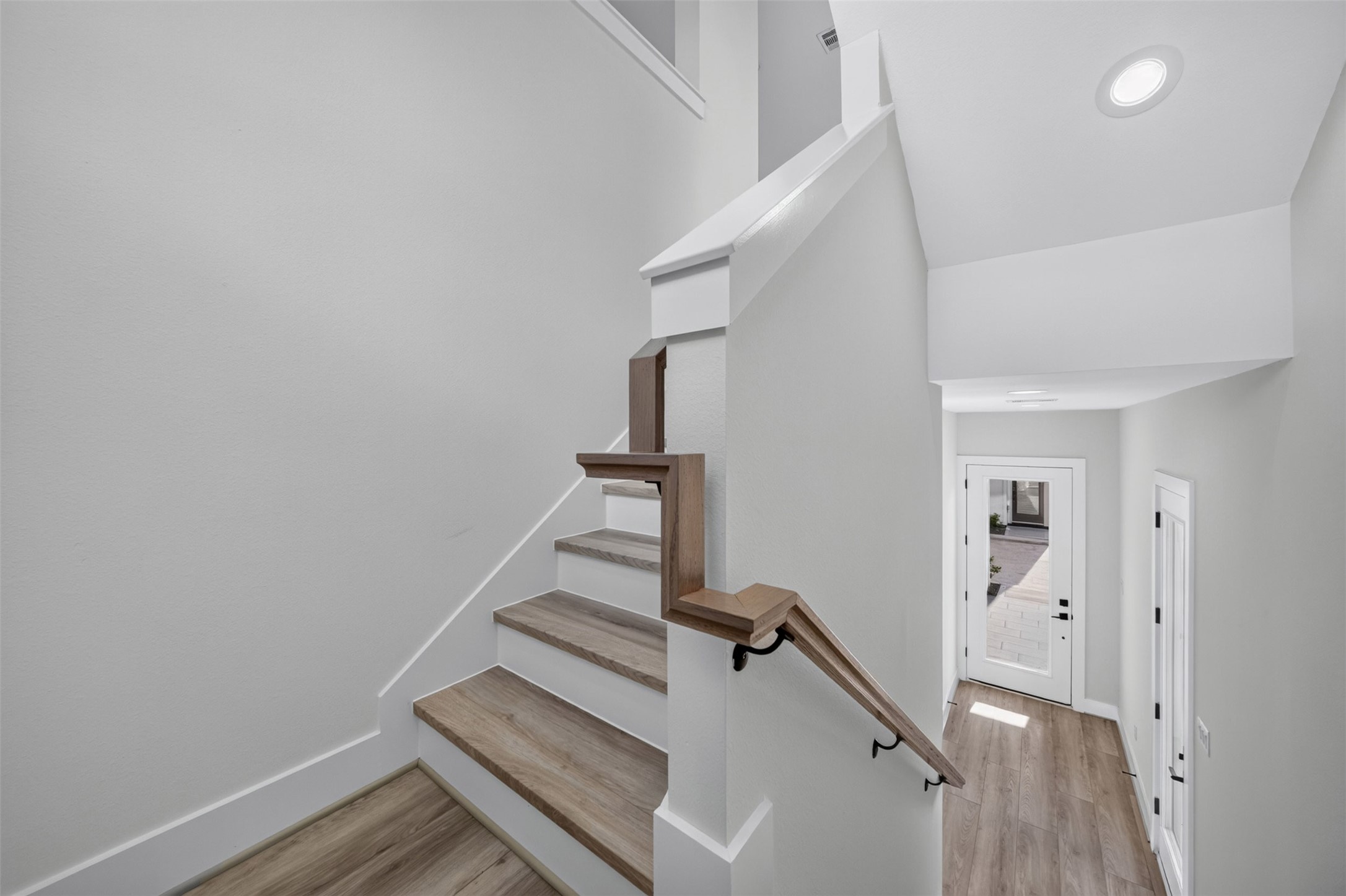 2421 Harrington Street Property Photo 13