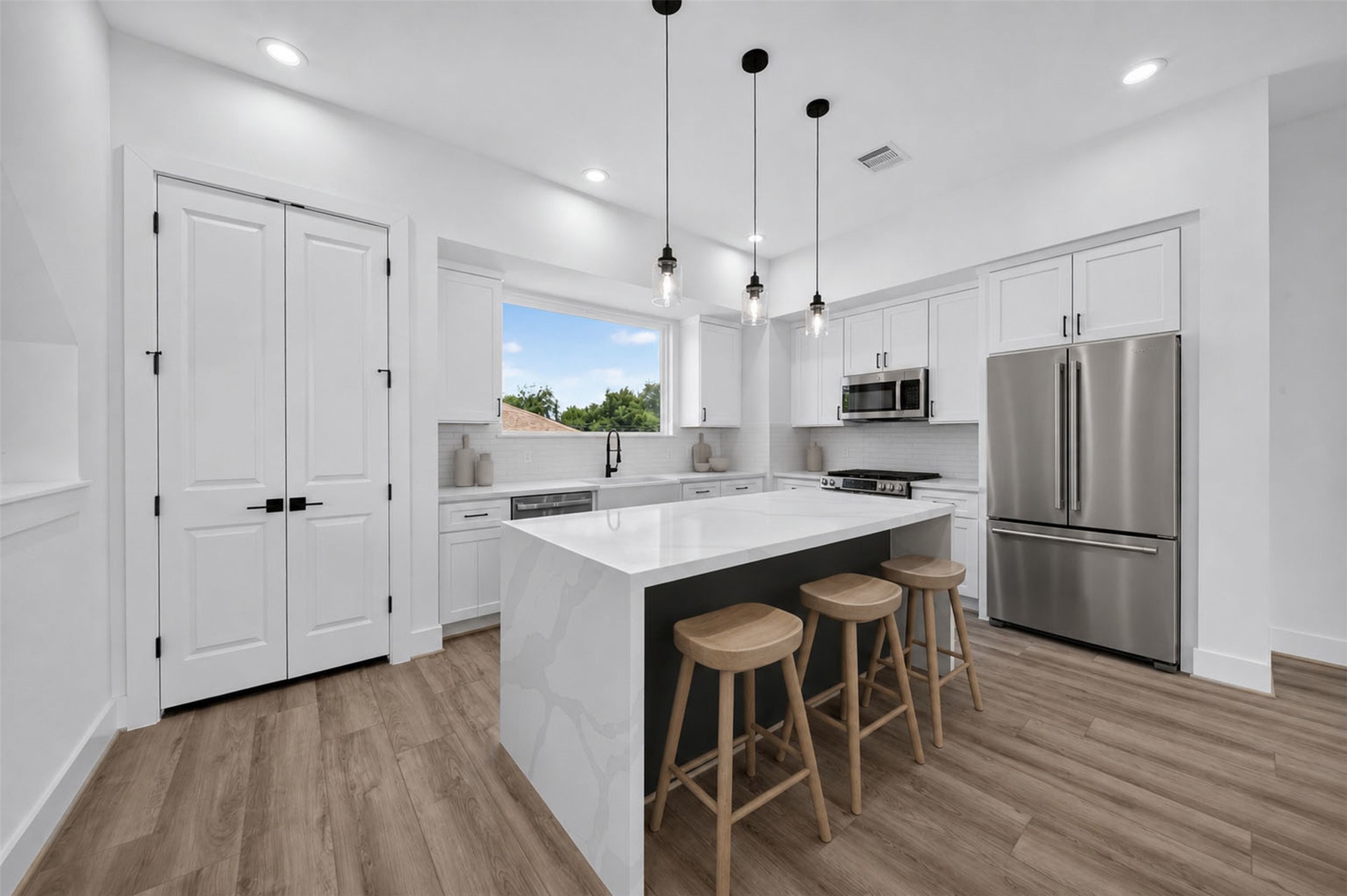 2421 Harrington Street Property Photo 14