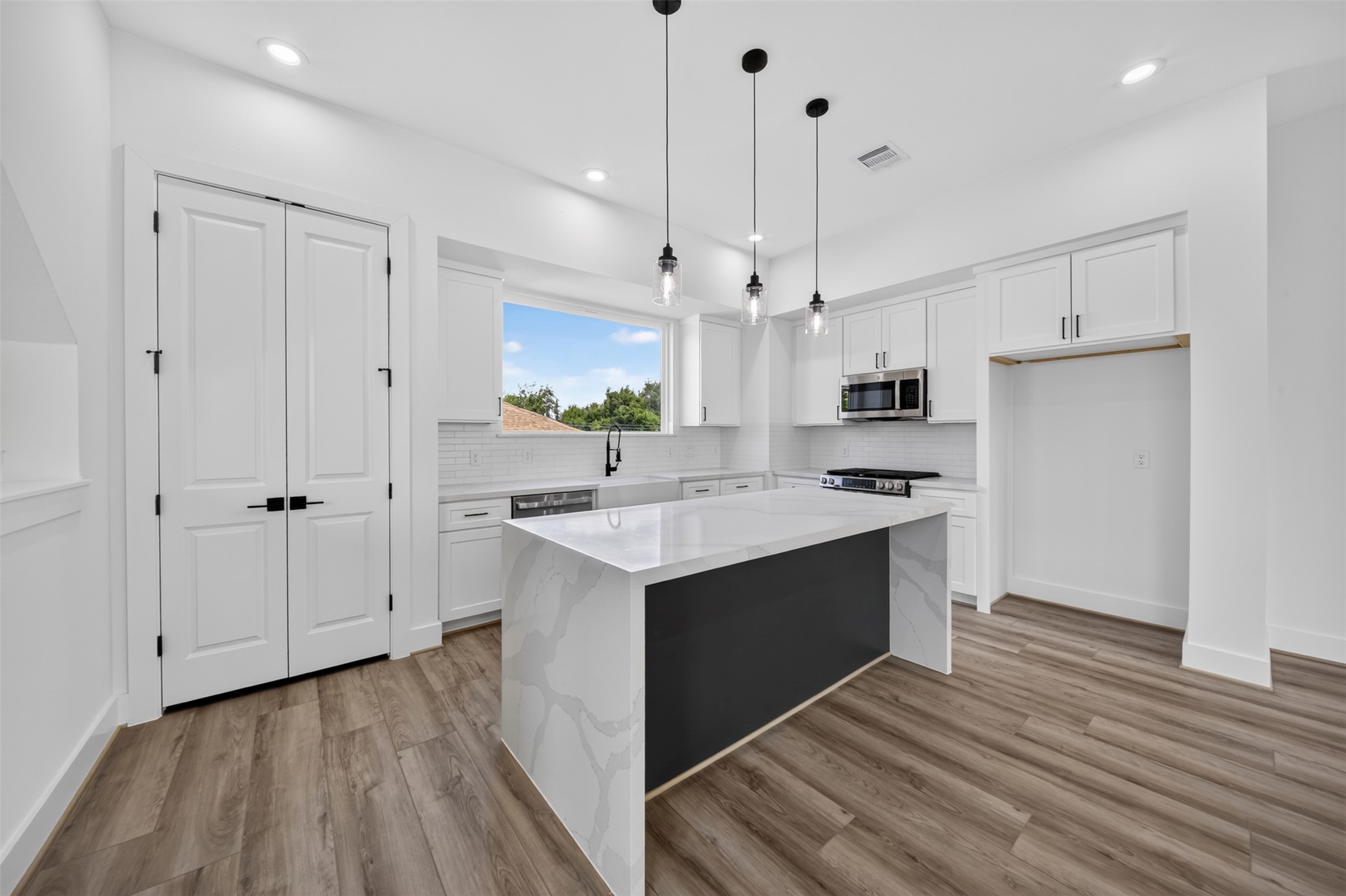 2421 Harrington Street Property Photo 15