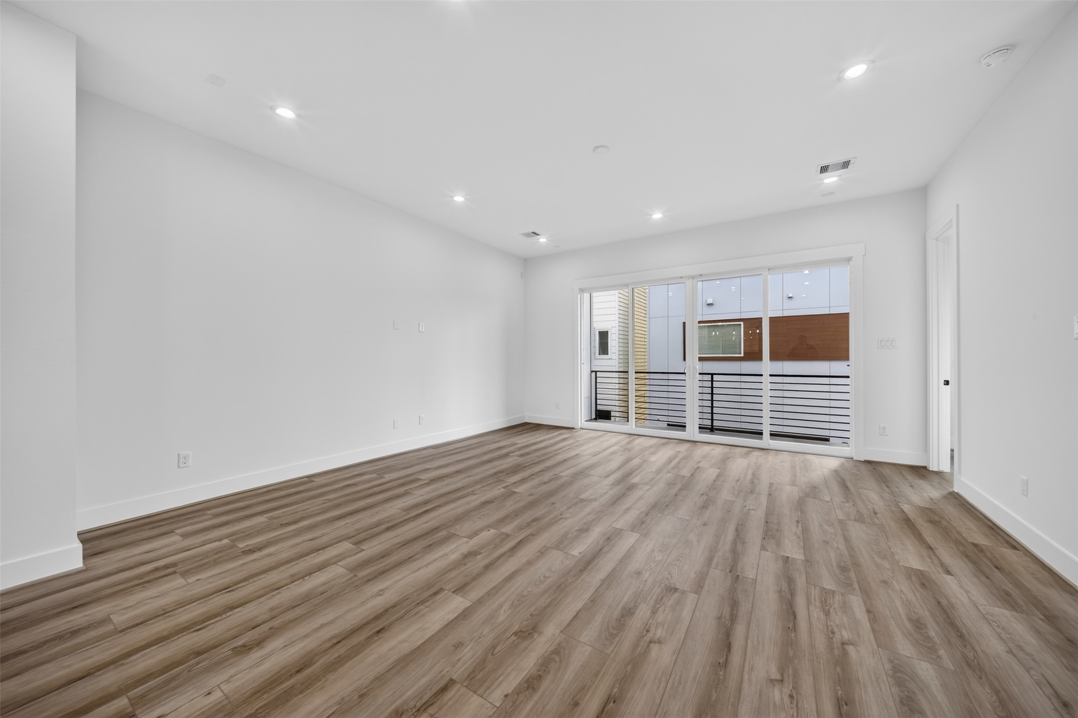 2421 Harrington Street Property Photo 21