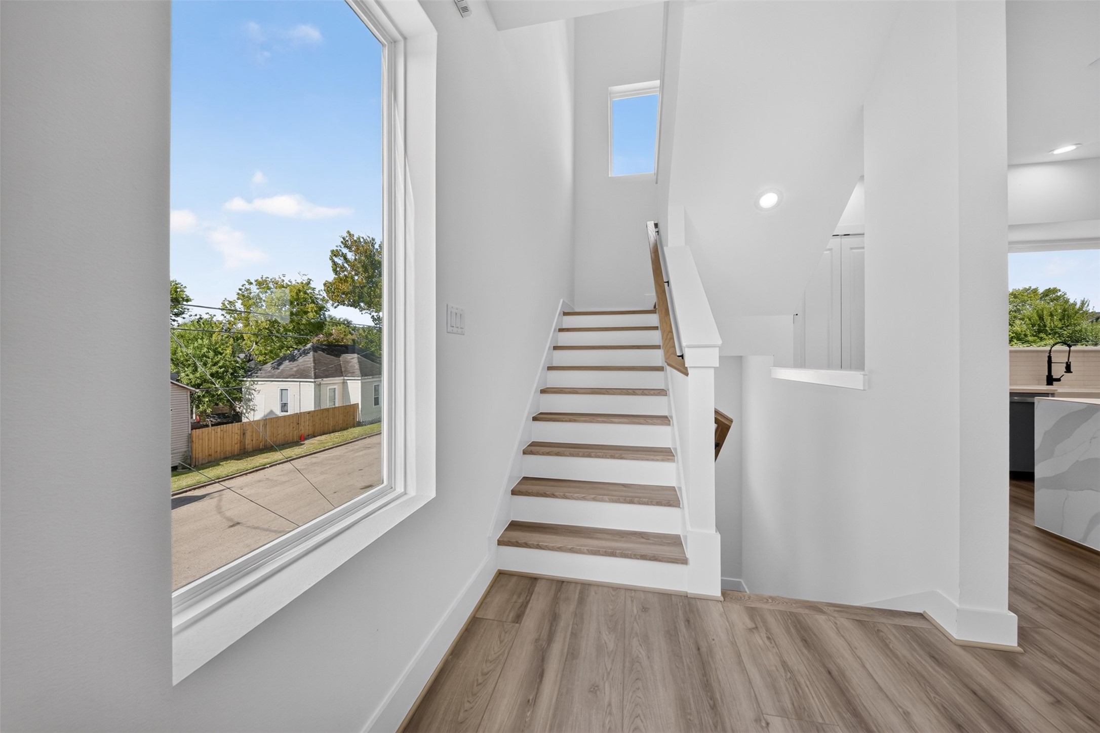 2421 Harrington Street Property Photo 27