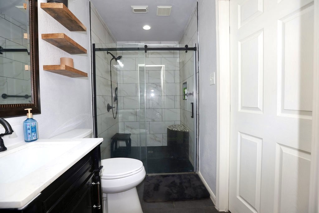 7822 Ravens Point Drive Property Photo 11