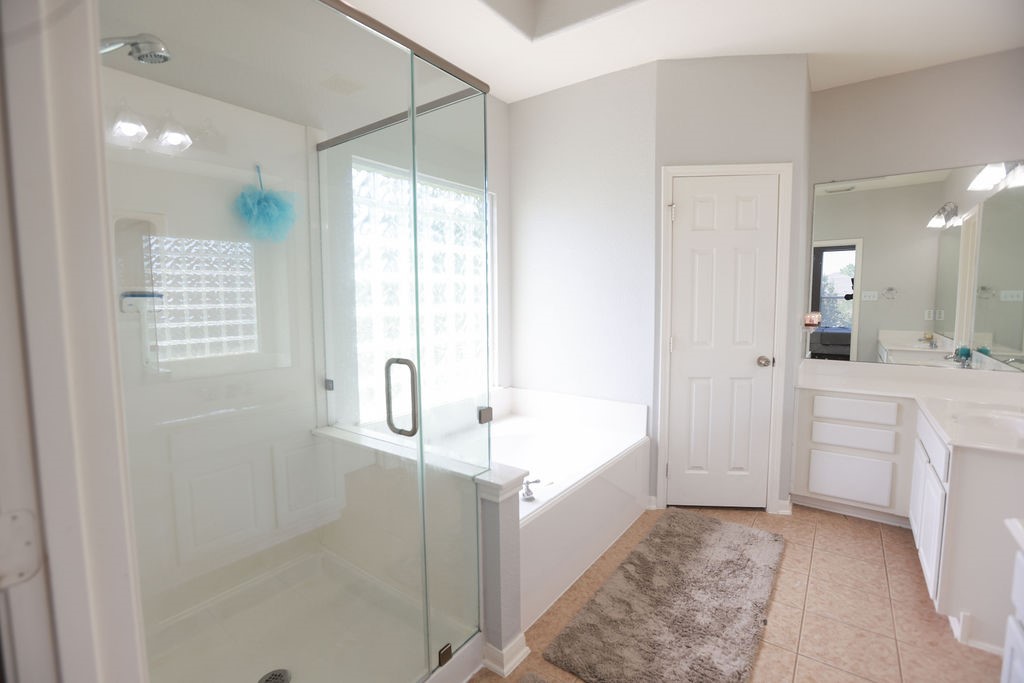 7822 Ravens Point Drive Property Photo 17